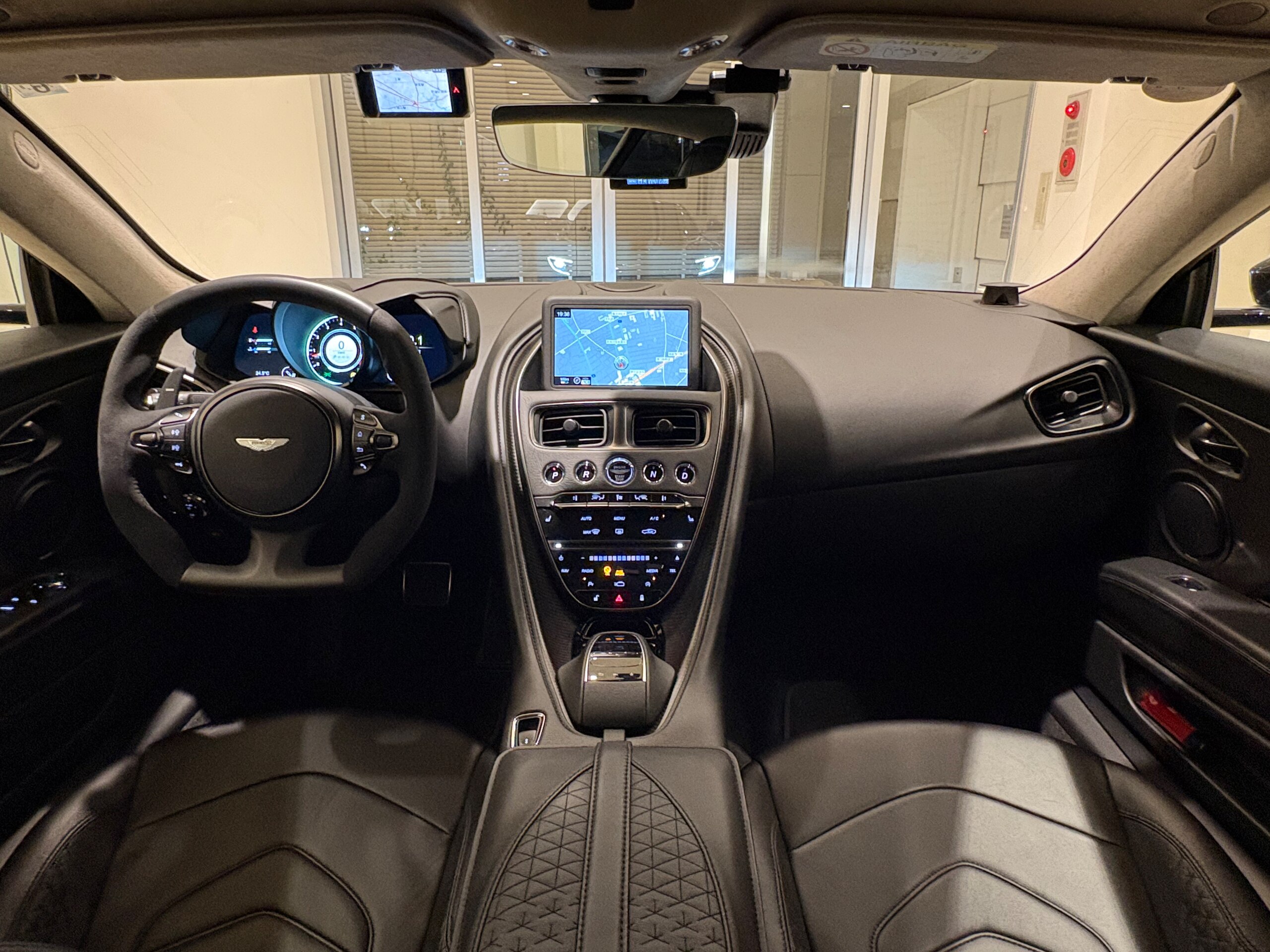 2019 Aston Martin DBS Superleggera — Photo 6 / 49