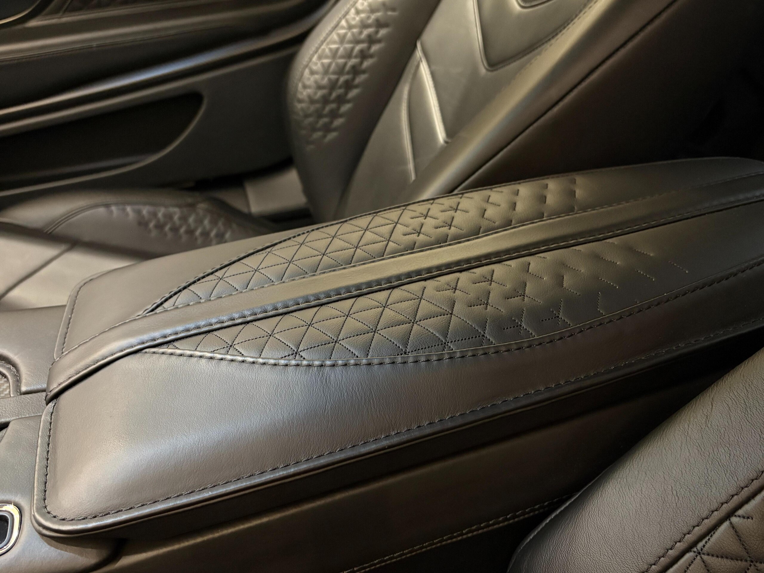 2019 Aston Martin DBS Superleggera — Photo 26 / 49