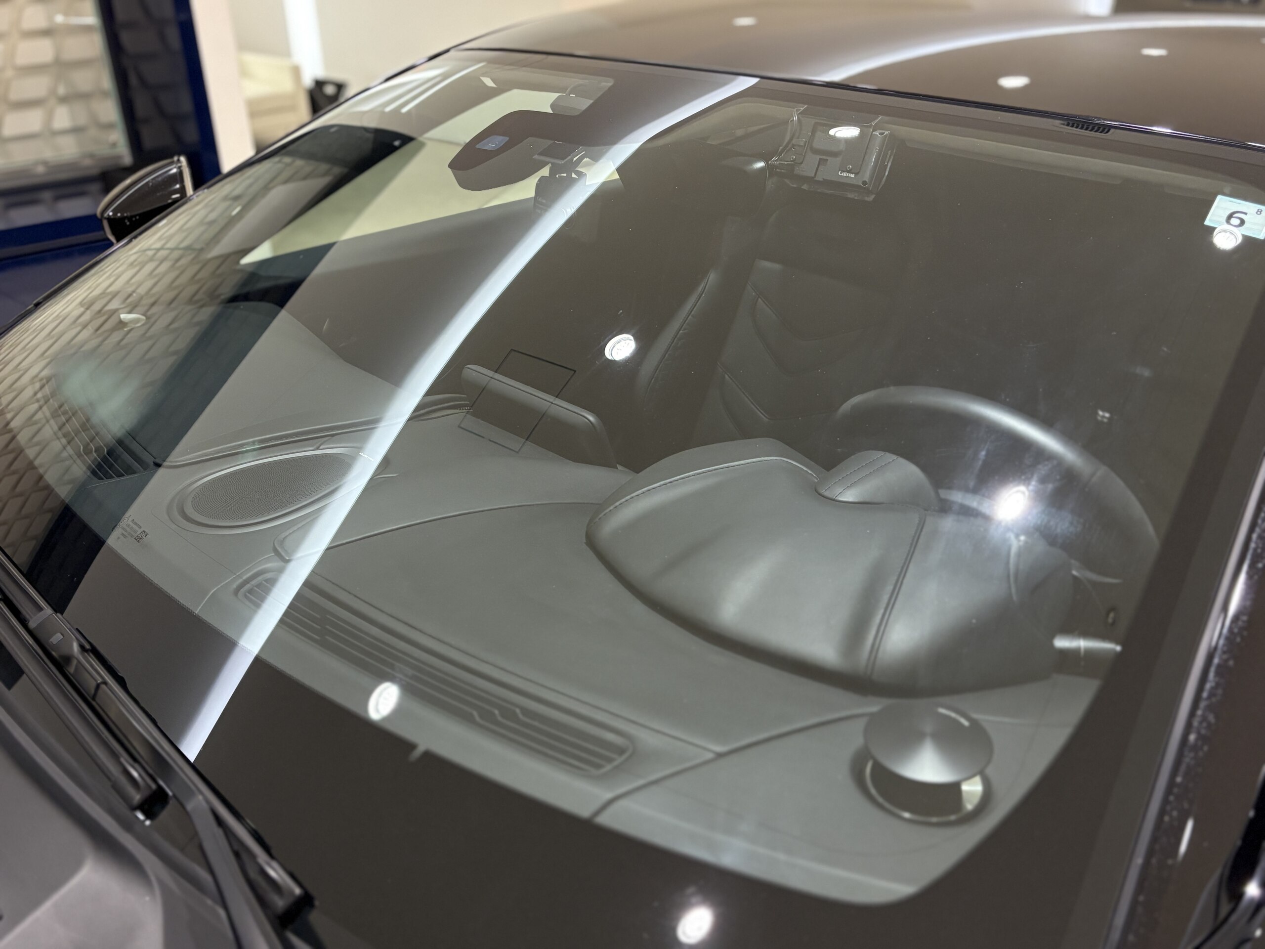 2019 Aston Martin DBS Superleggera — Photo 28 / 49