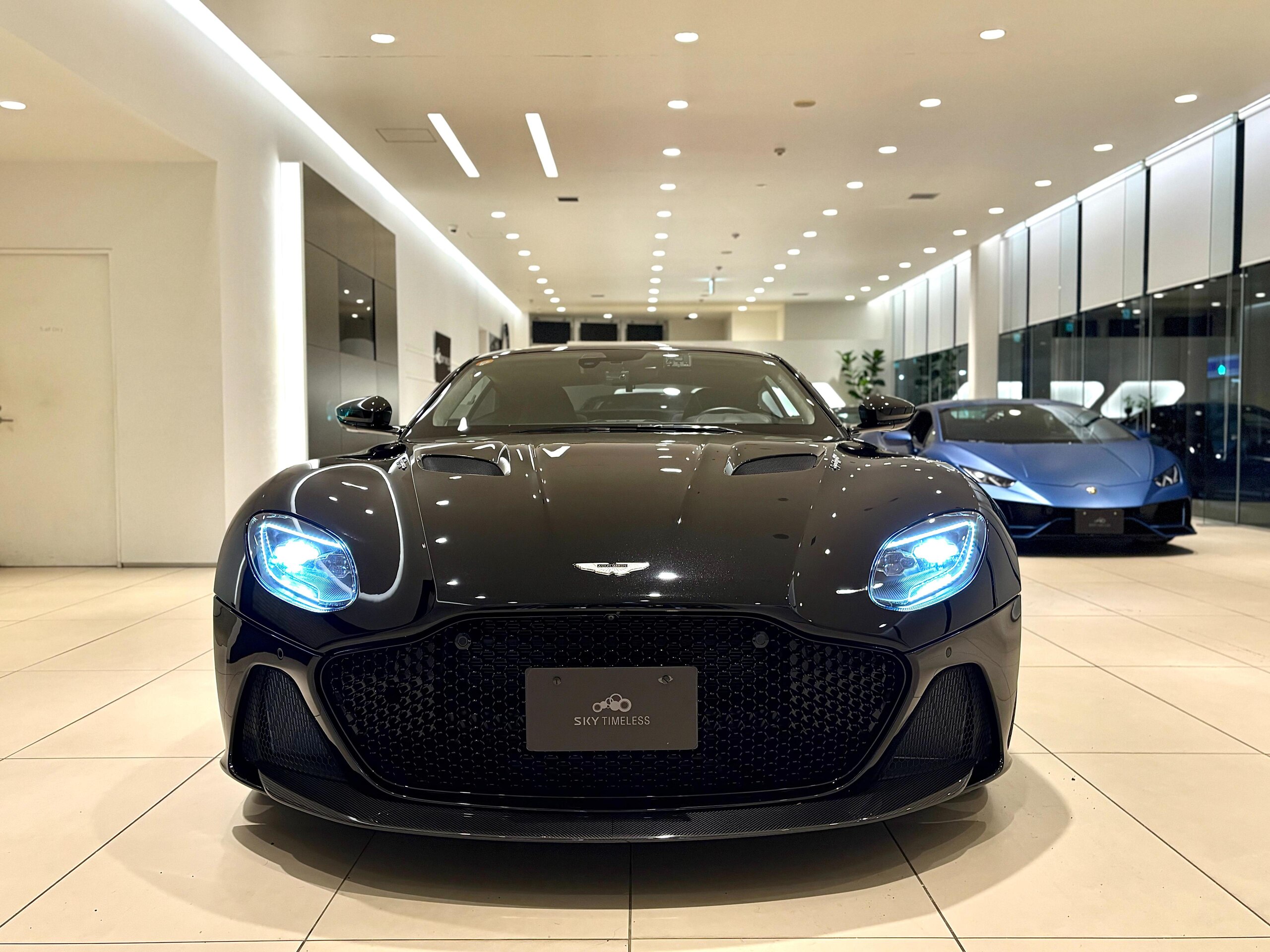 2019 Aston Martin DBS Superleggera — Photo 34 / 49