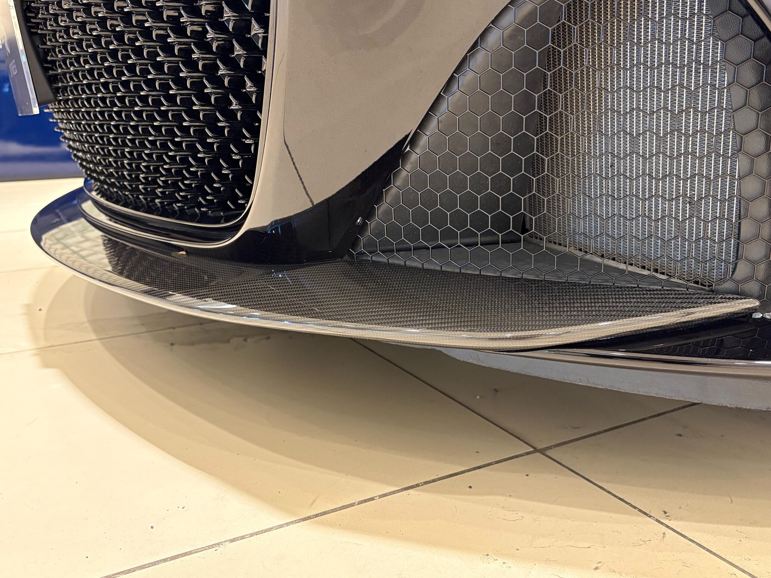 2019 Aston Martin DBS Superleggera — Photo 36 / 49