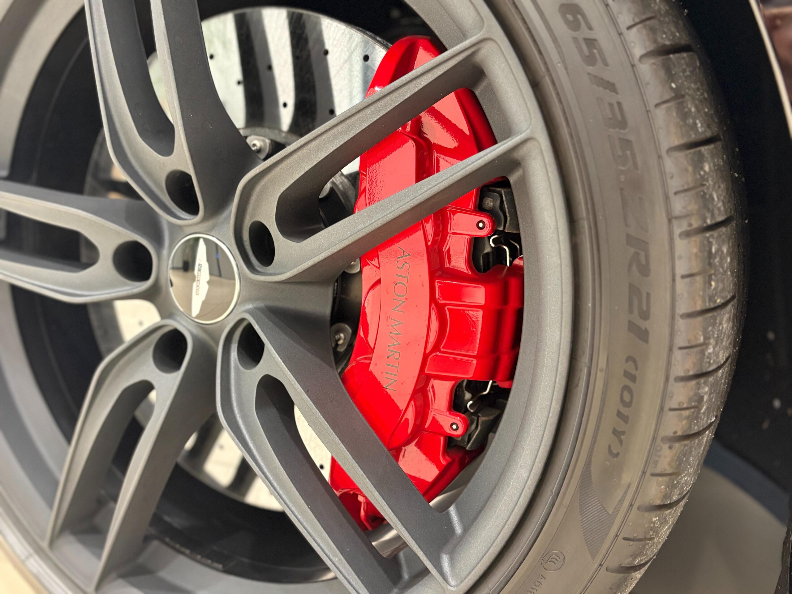 2019 Aston Martin DBS Superleggera — Photo 49 / 49
