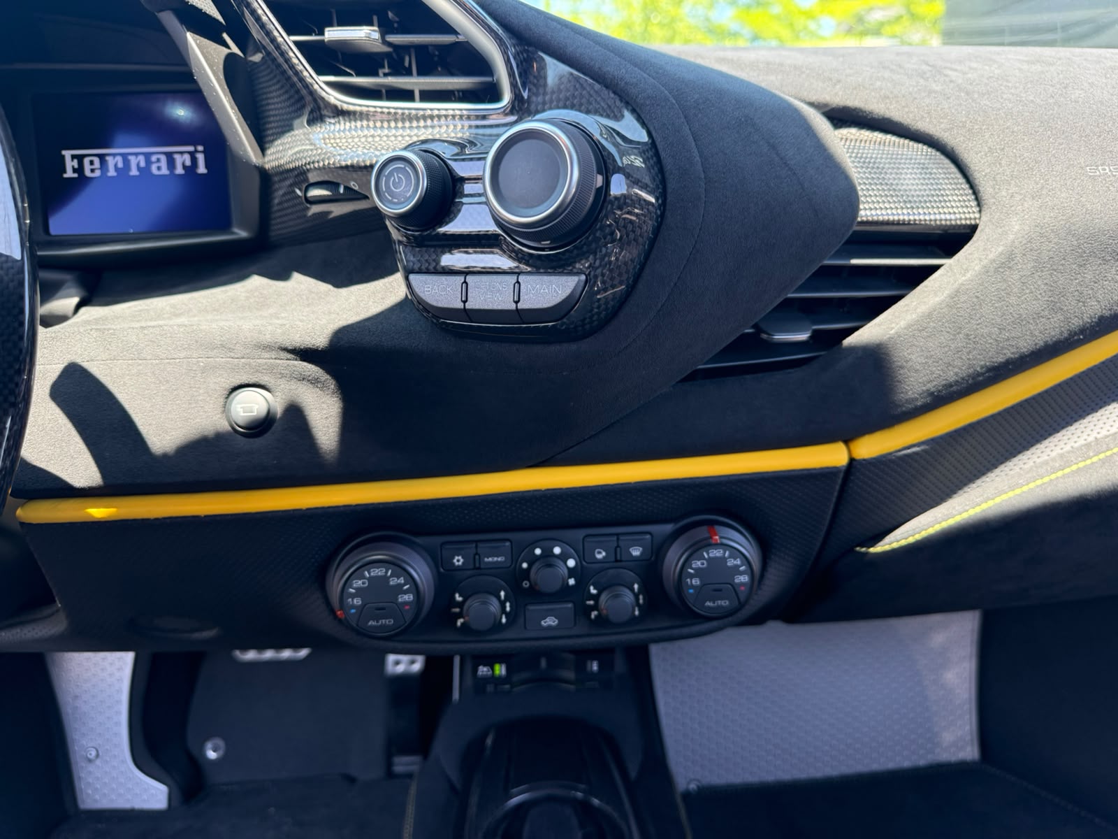 2019 Ferrari 488 Pista — Photo 29 / 41