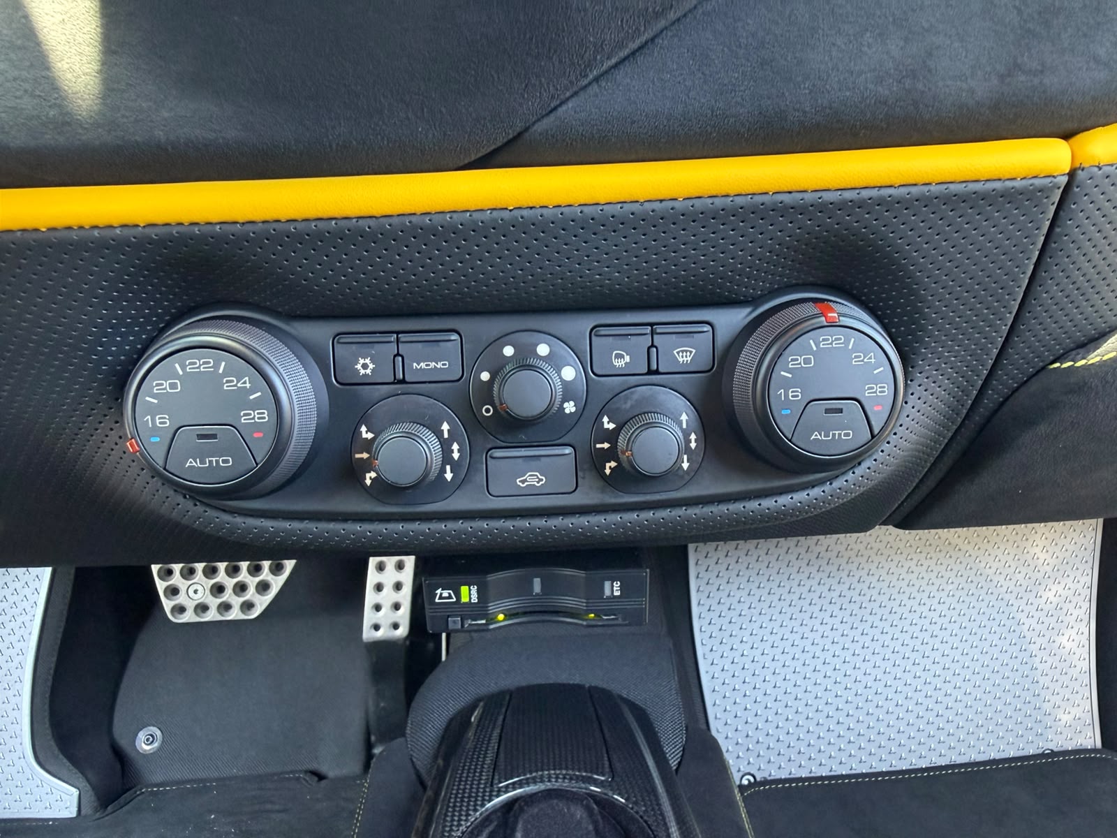 2019 Ferrari 488 Pista — Photo 30 / 41