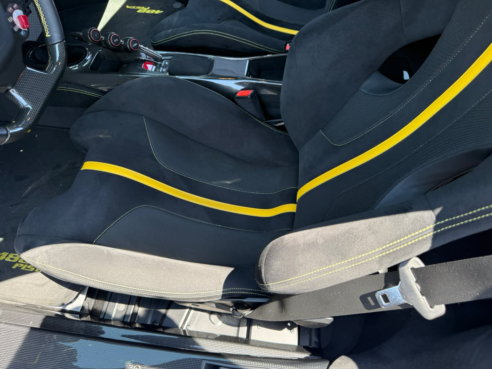 2019 Ferrari 488 Pista — Photo 32 / 41