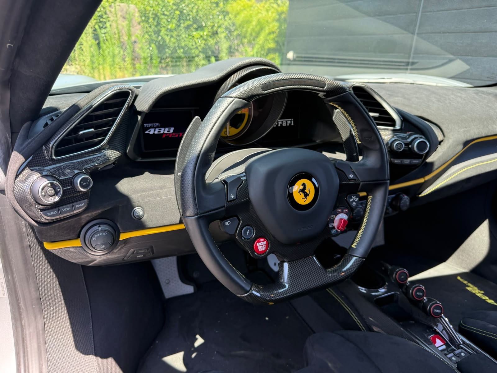 2019 Ferrari 488 Pista — Photo 33 / 41