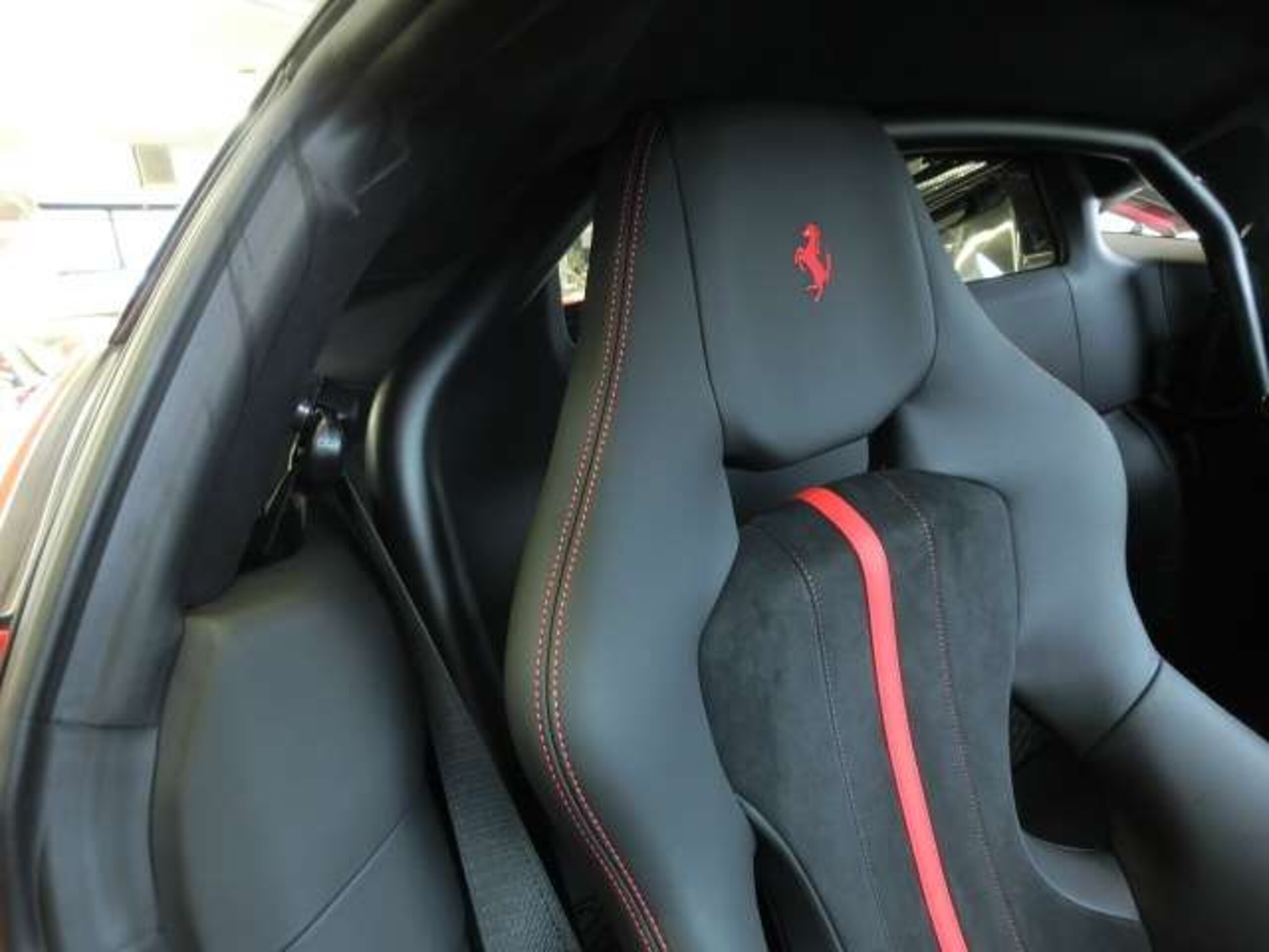 2019 Ferrari 488 Pista — Photo 12 / 15
