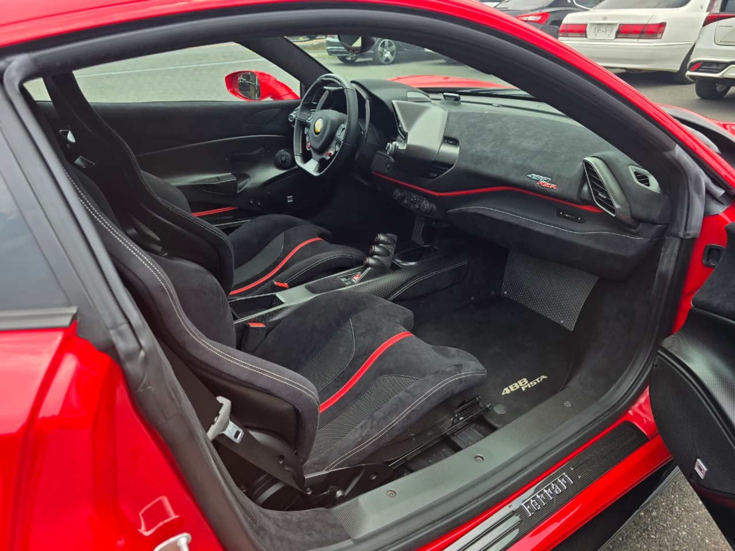2019 Ferrari 488 Pista — Photo 9 / 44