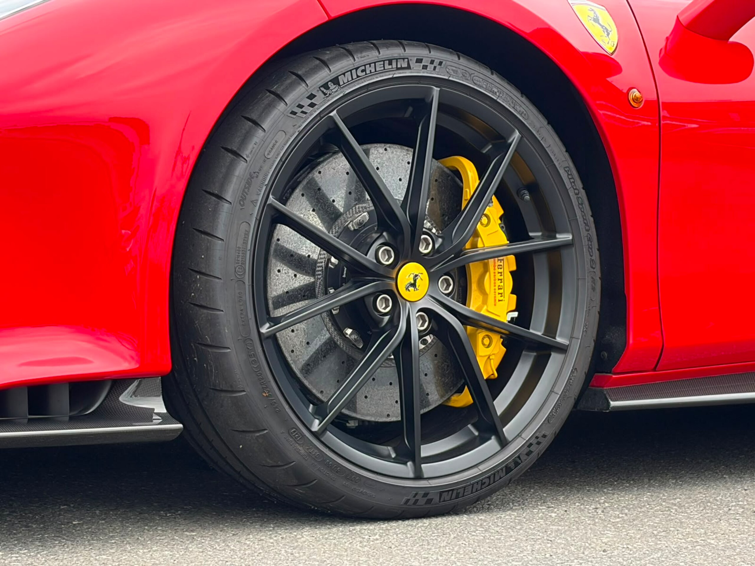 2019 Ferrari 488 Pista — Photo 12 / 44