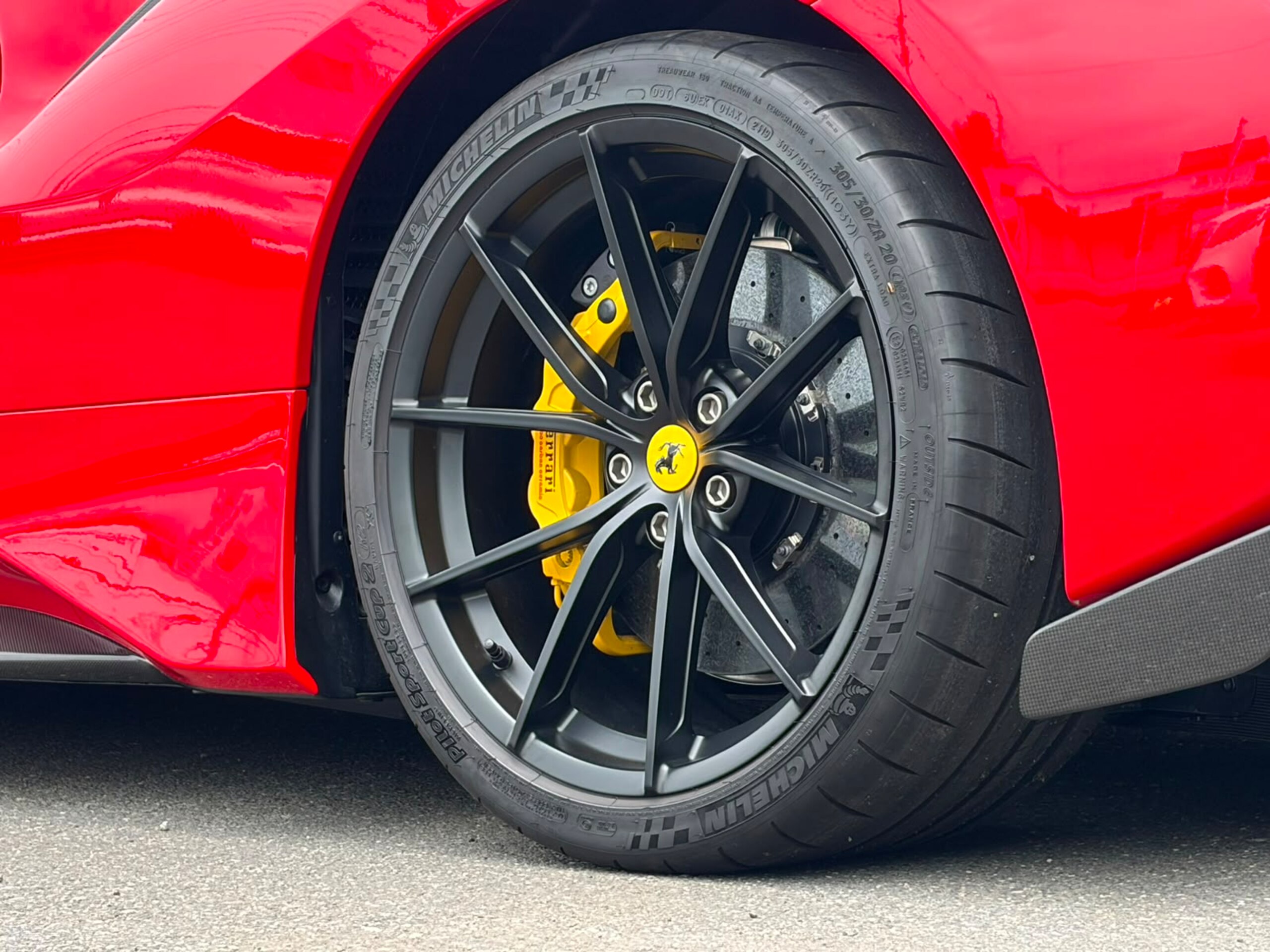 2019 Ferrari 488 Pista — Photo 14 / 44