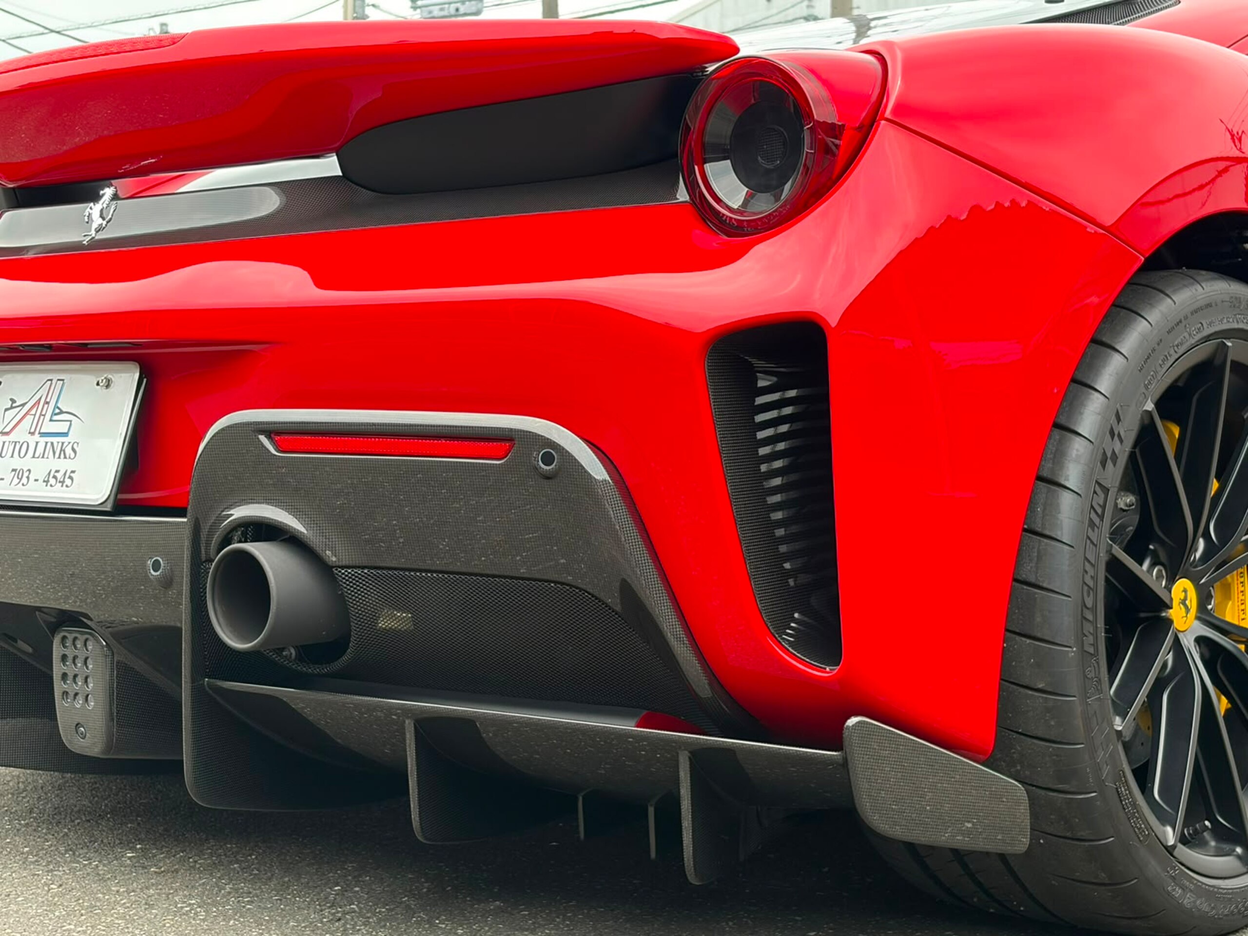 2019 Ferrari 488 Pista — Photo 16 / 44