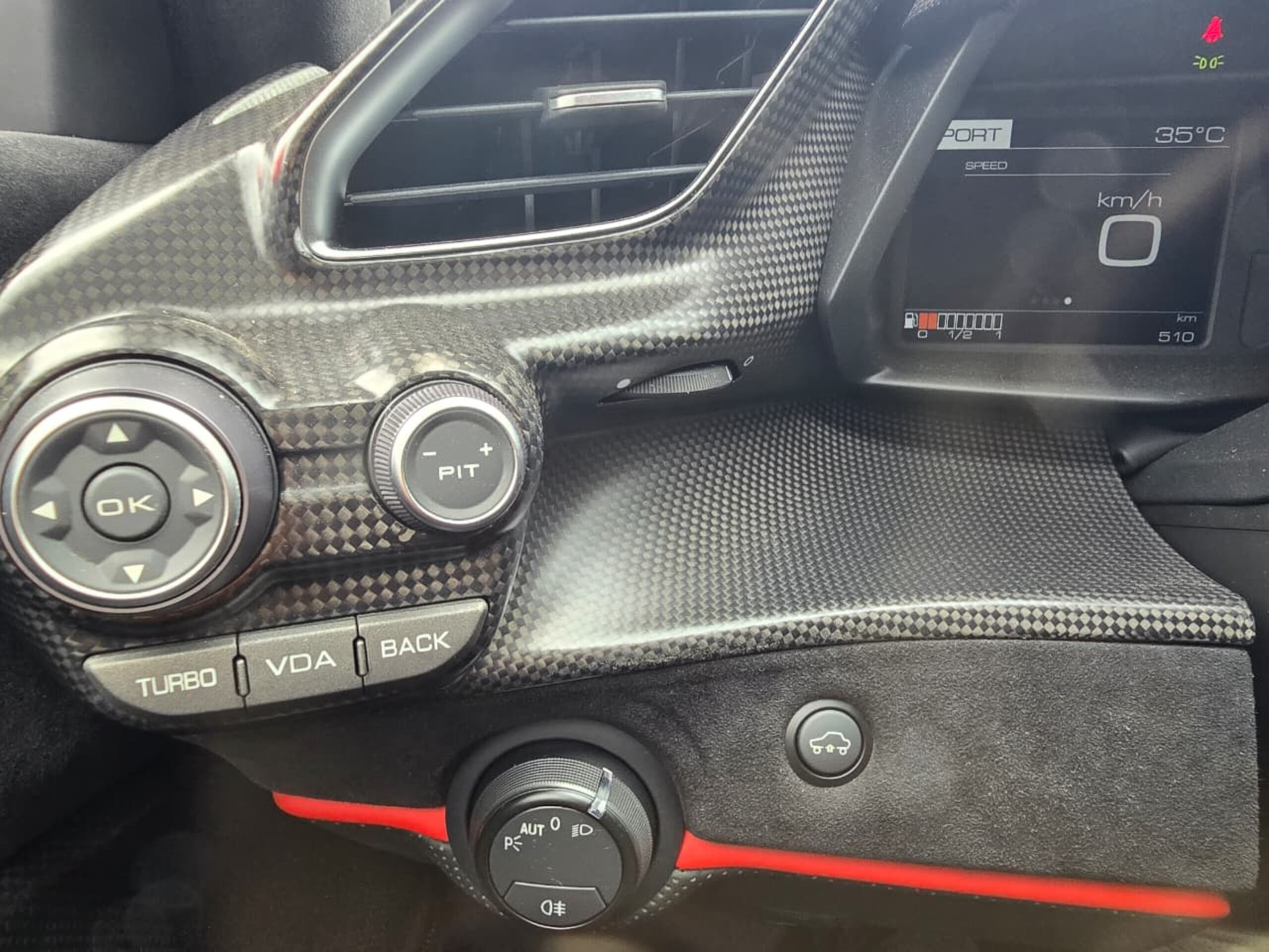 2019 Ferrari 488 Pista — Photo 27 / 44