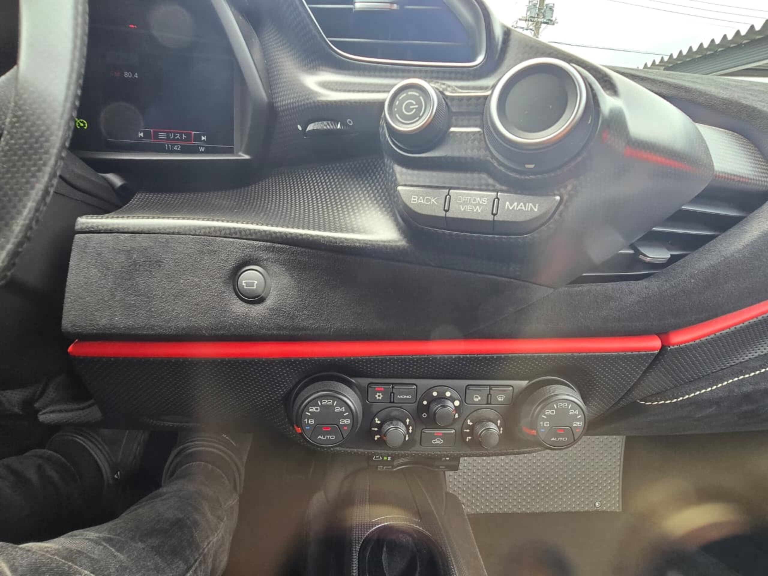 2019 Ferrari 488 Pista — Photo 28 / 44