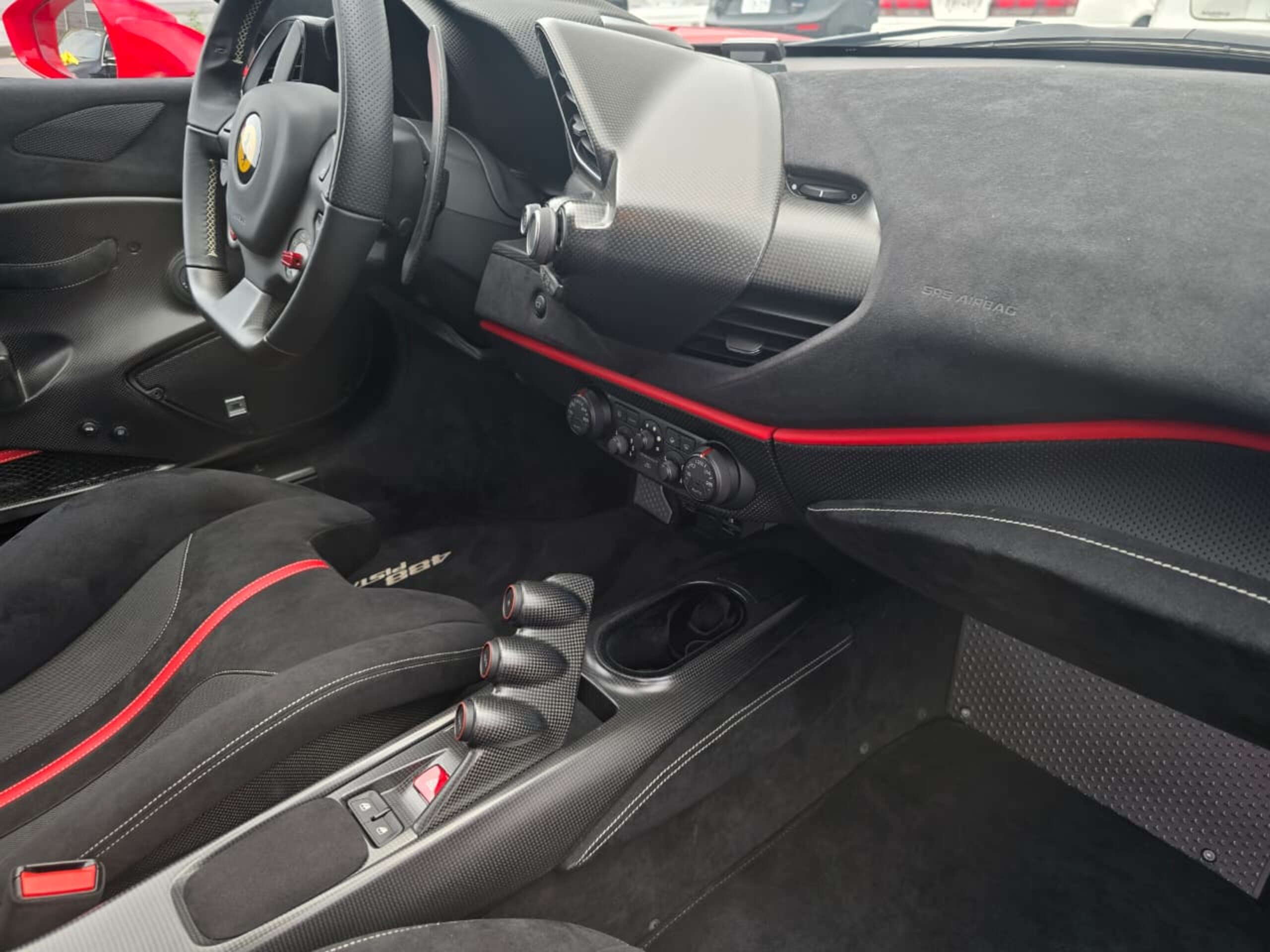 2019 Ferrari 488 Pista — Photo 29 / 44