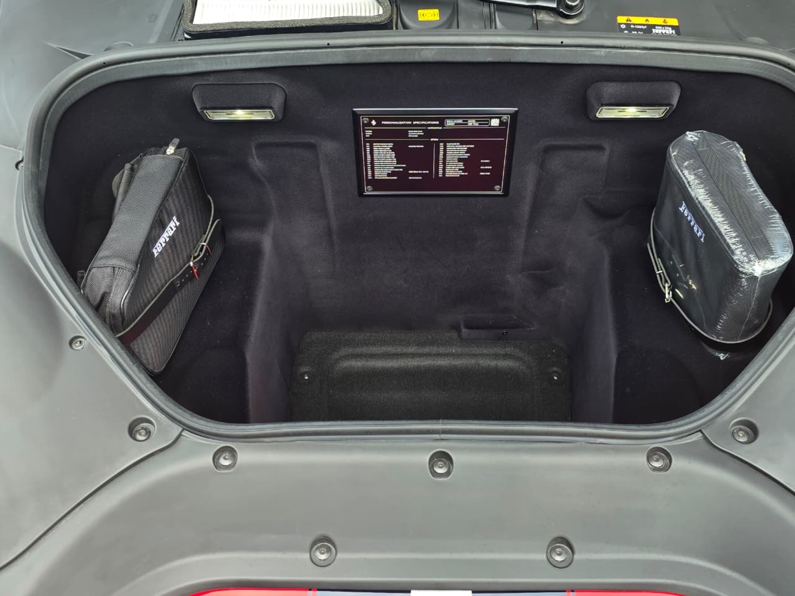 2019 Ferrari 488 Pista — Photo 37 / 44