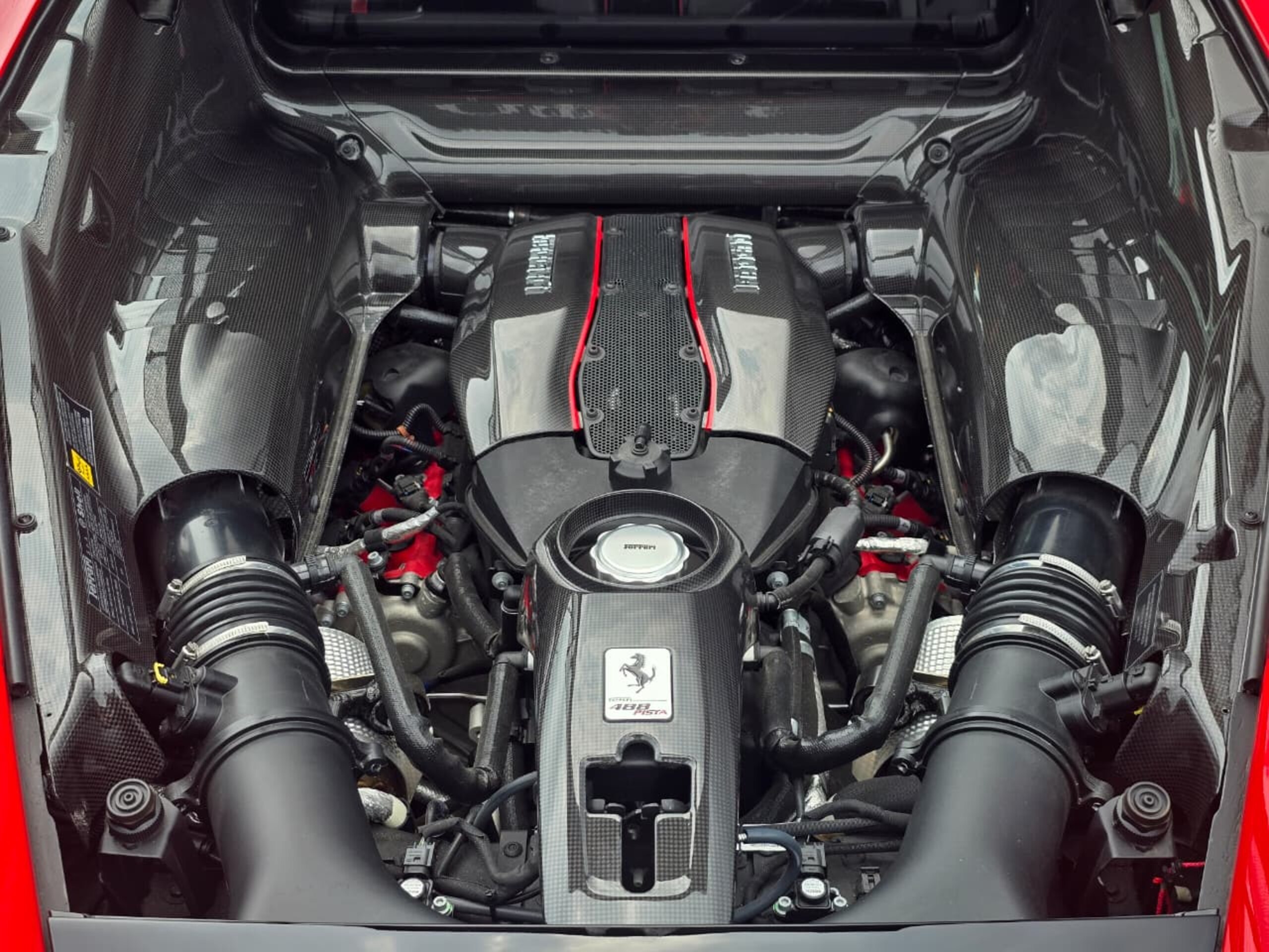 2019 Ferrari 488 Pista — Photo 39 / 44