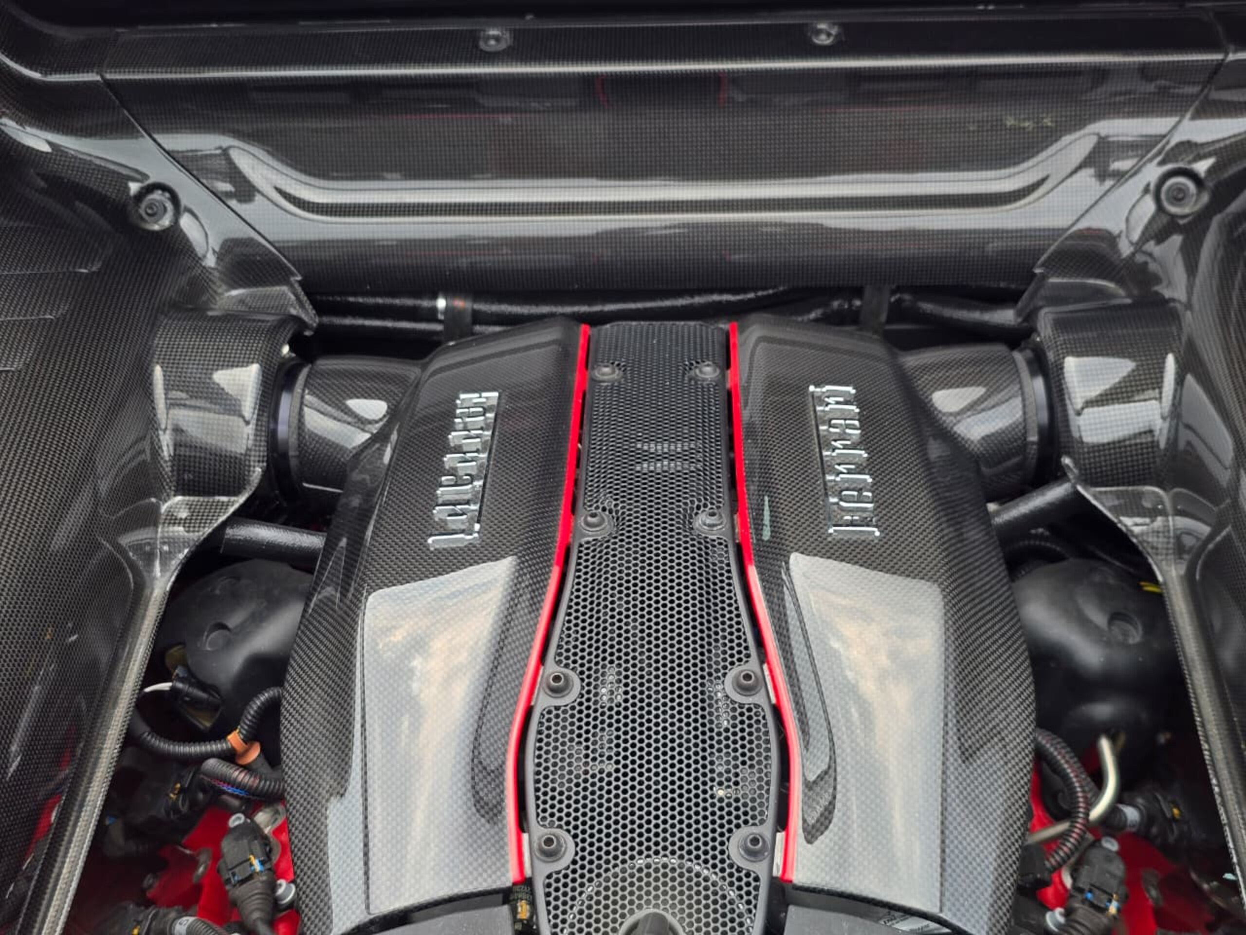 2019 Ferrari 488 Pista — Photo 40 / 44