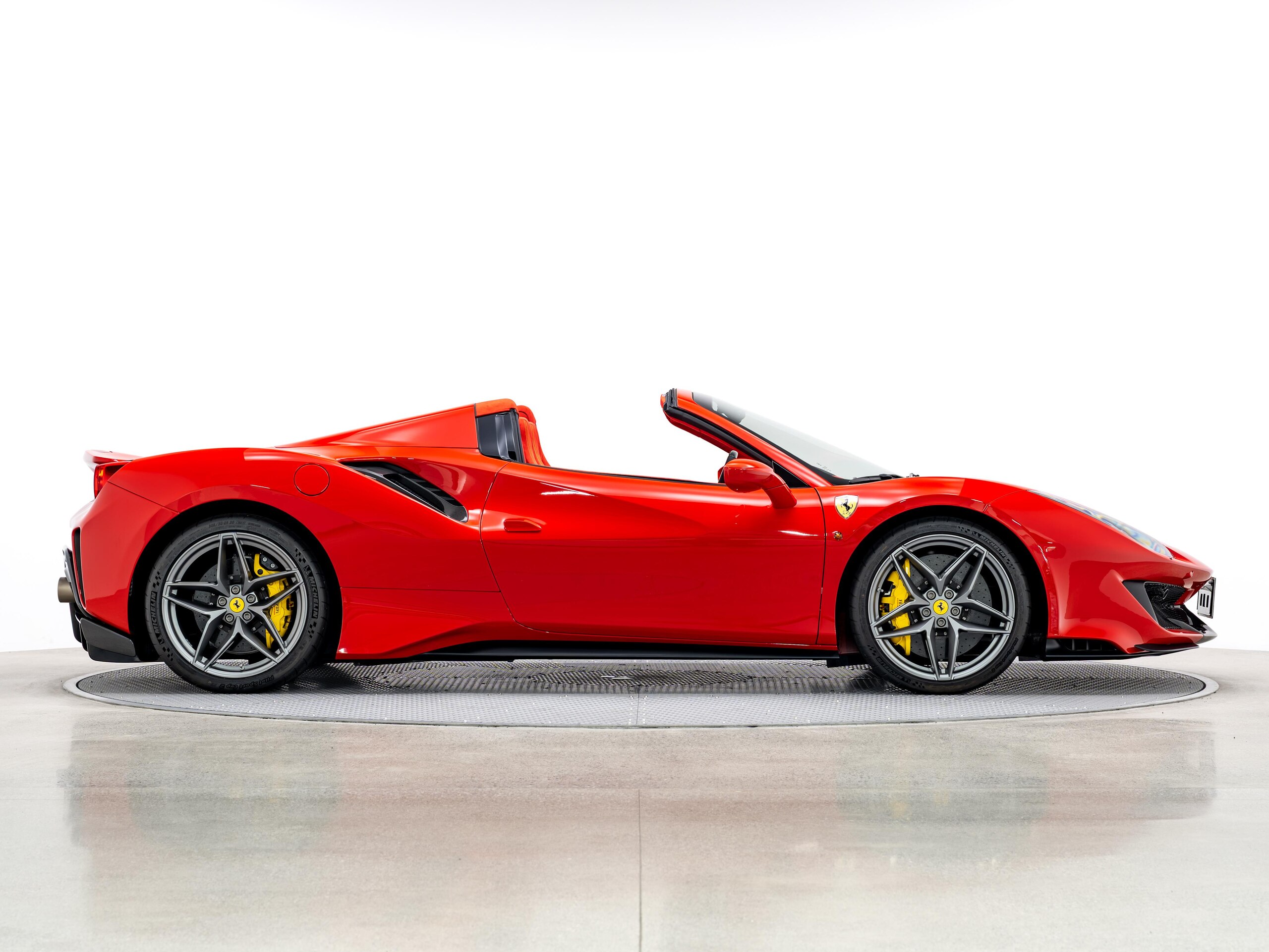 2019 Ferrari 488 Pista Spider — Photo 14 / 28