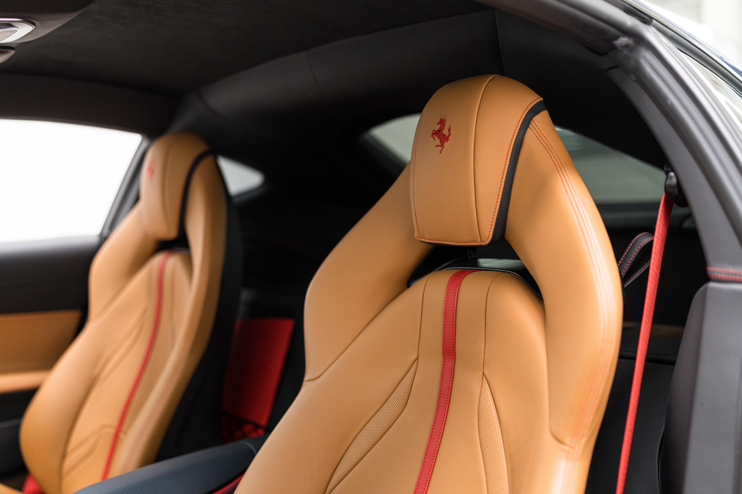 2019 Ferrari 812 Superfast — Photo 16 / 27