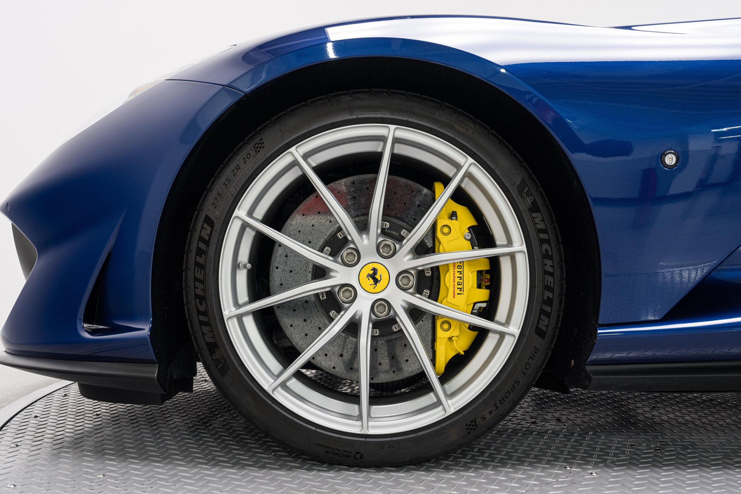 2019 Ferrari 812 Superfast — Photo 19 / 27