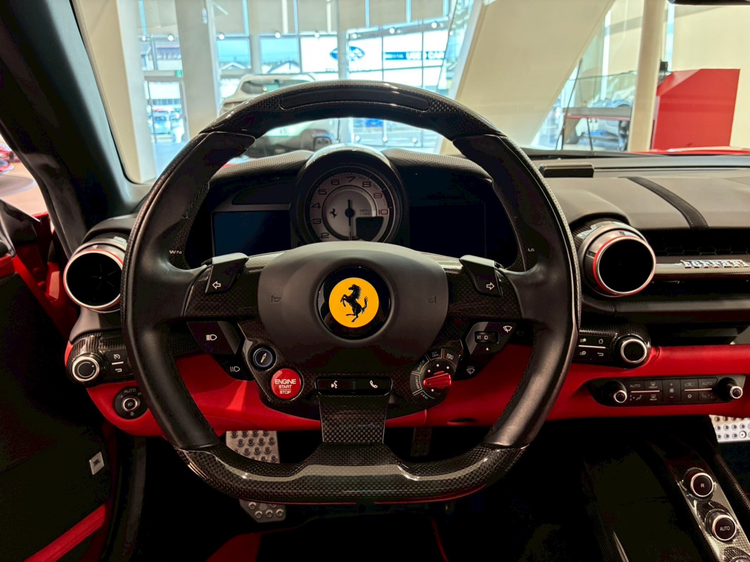 2019 Ferrari 812 Superfast — Photo 6 / 24
