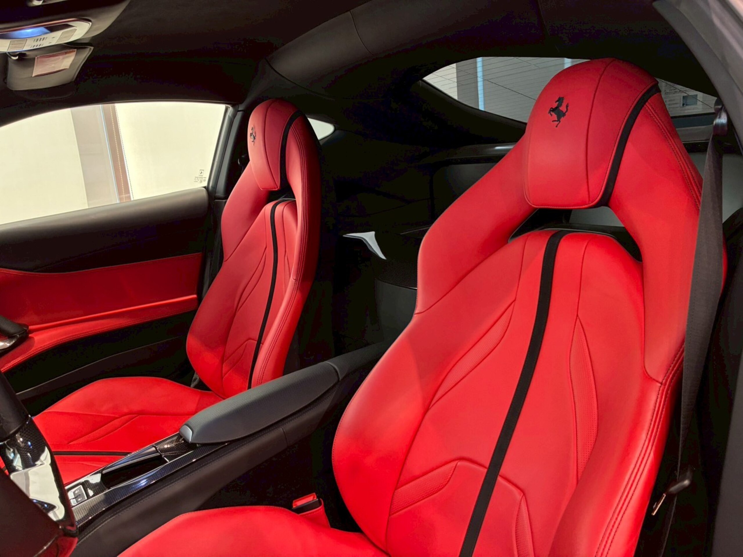 2019 Ferrari 812 Superfast — Photo 7 / 24
