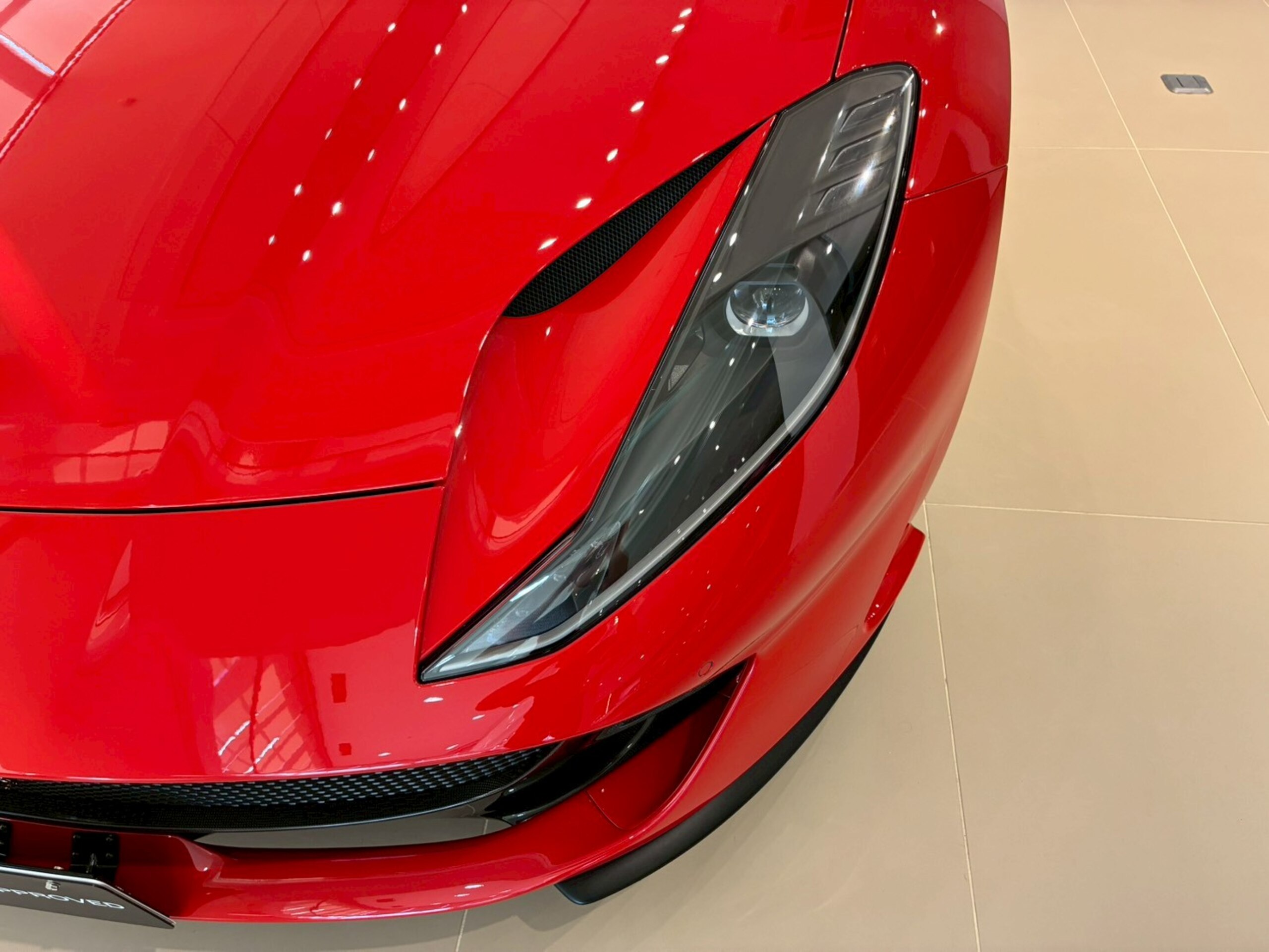 2019 Ferrari 812 Superfast — Photo 11 / 24