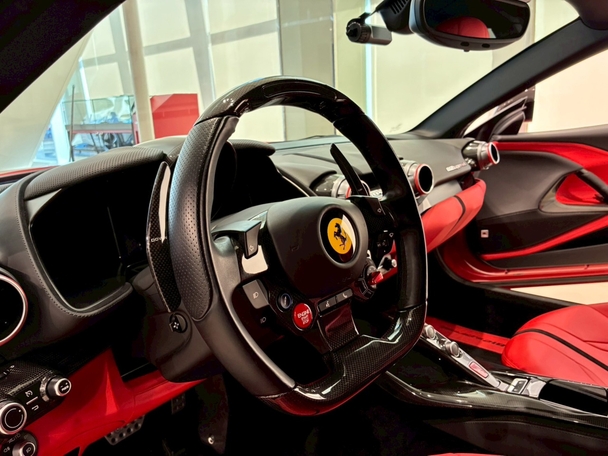 2019 Ferrari 812 Superfast — Photo 13 / 24