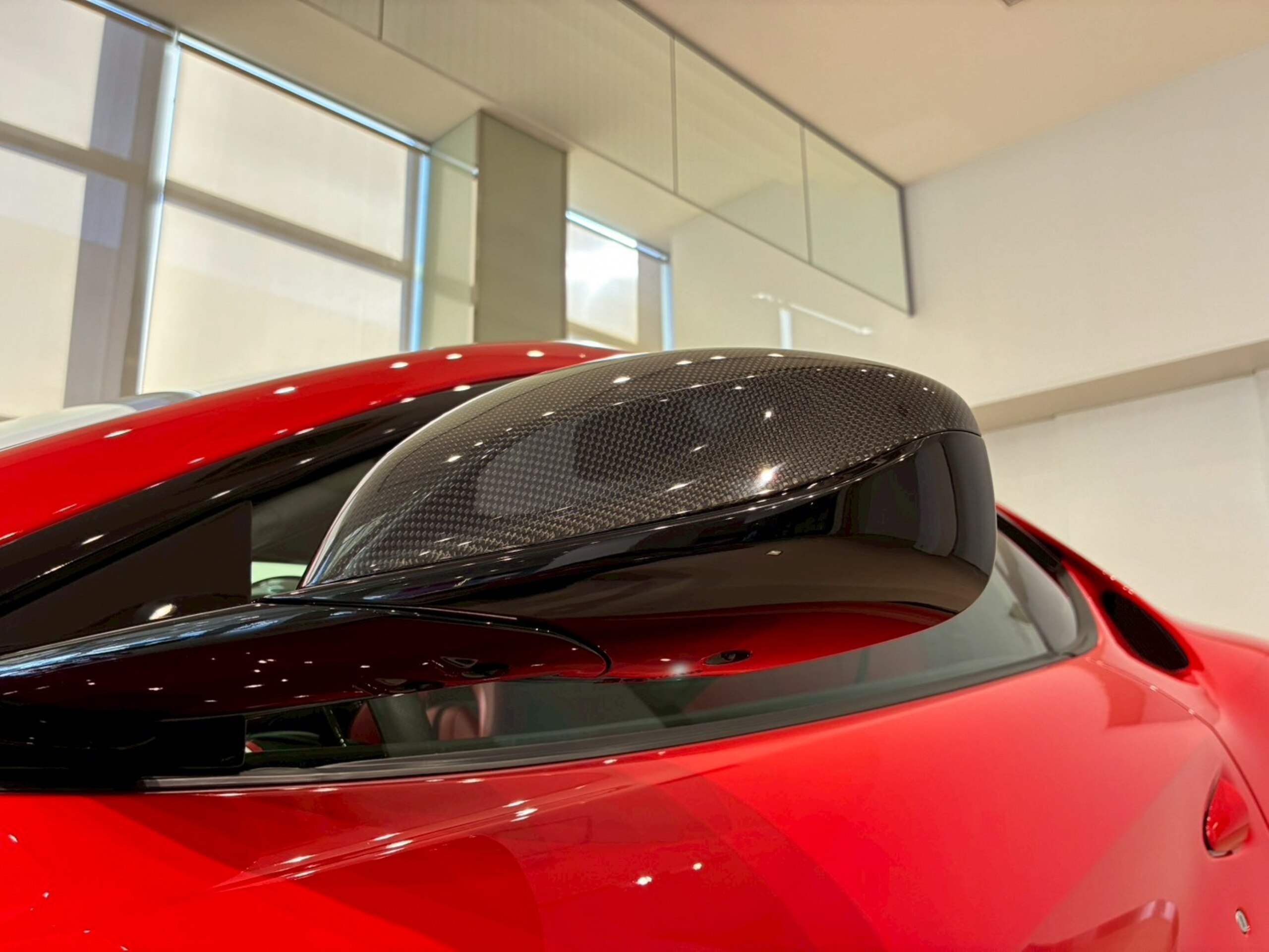 2019 Ferrari 812 Superfast — Photo 17 / 24