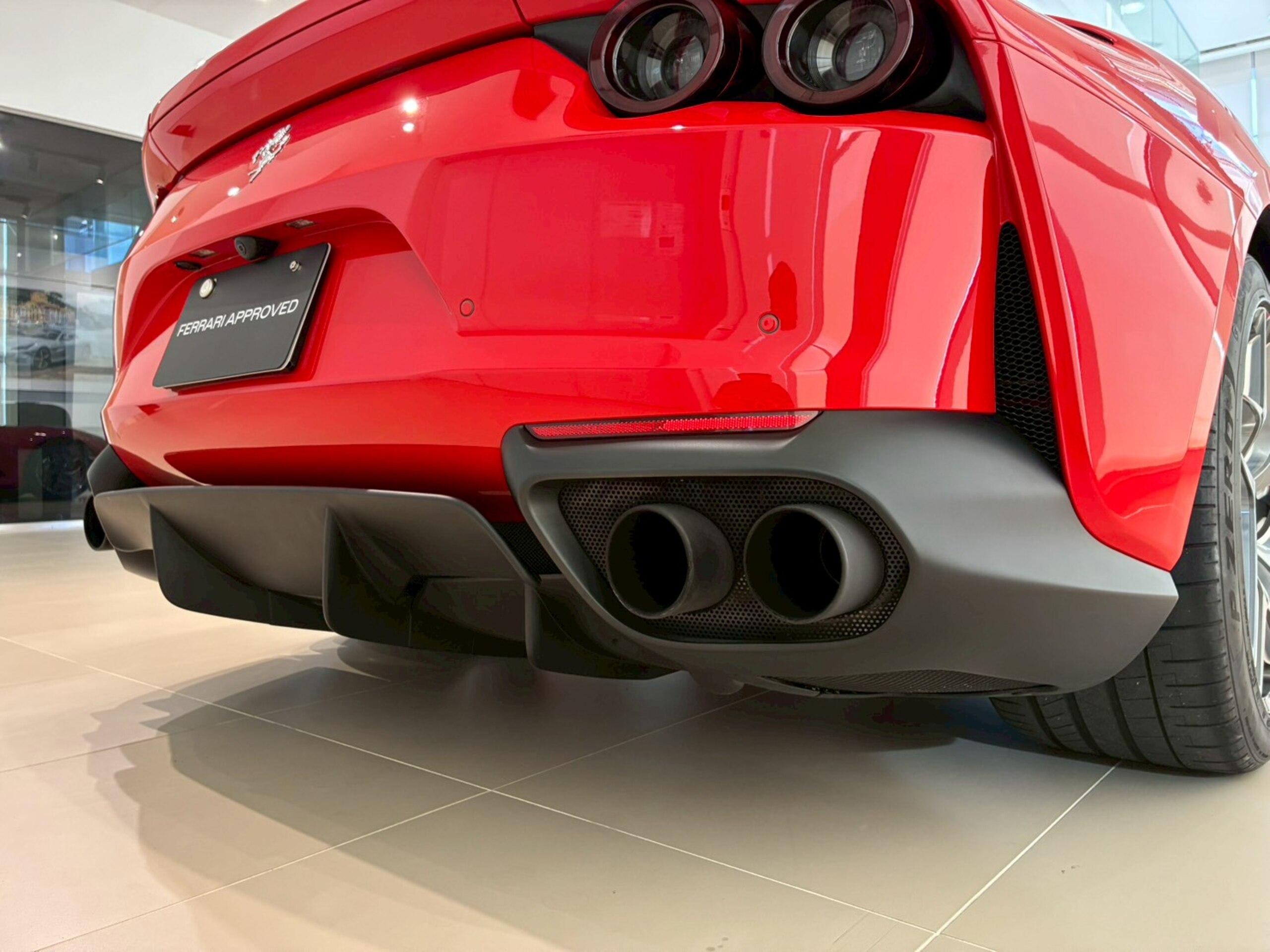 2019 Ferrari 812 Superfast — Photo 19 / 24
