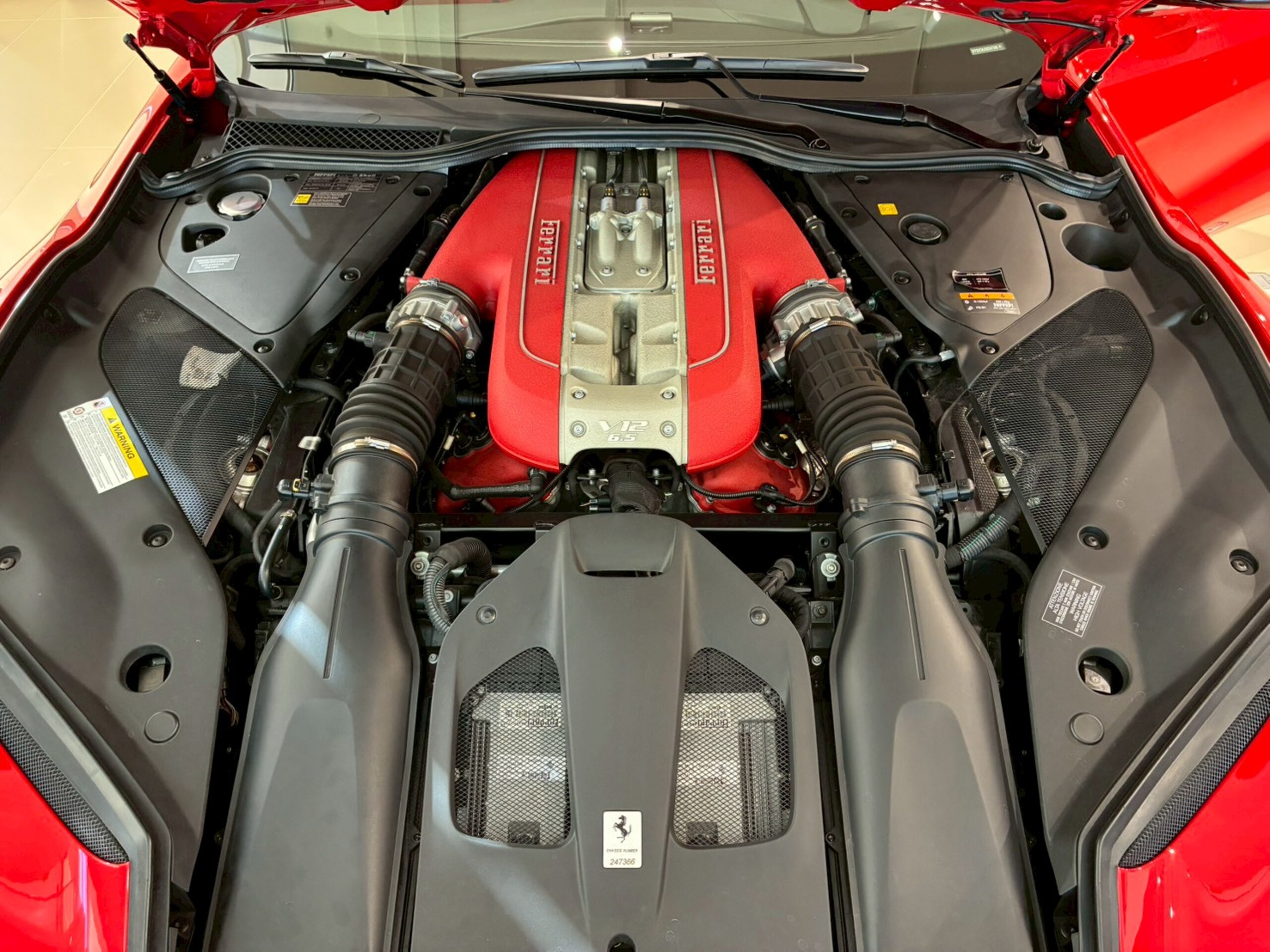2019 Ferrari 812 Superfast — Photo 23 / 24