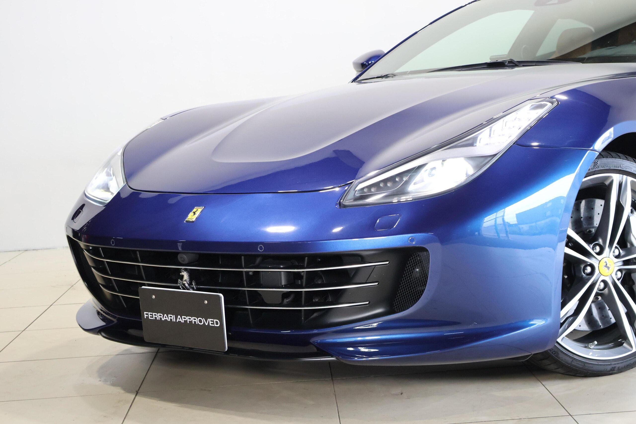 2019 Ferrari GTC4Lusso — Photo 19 / 39