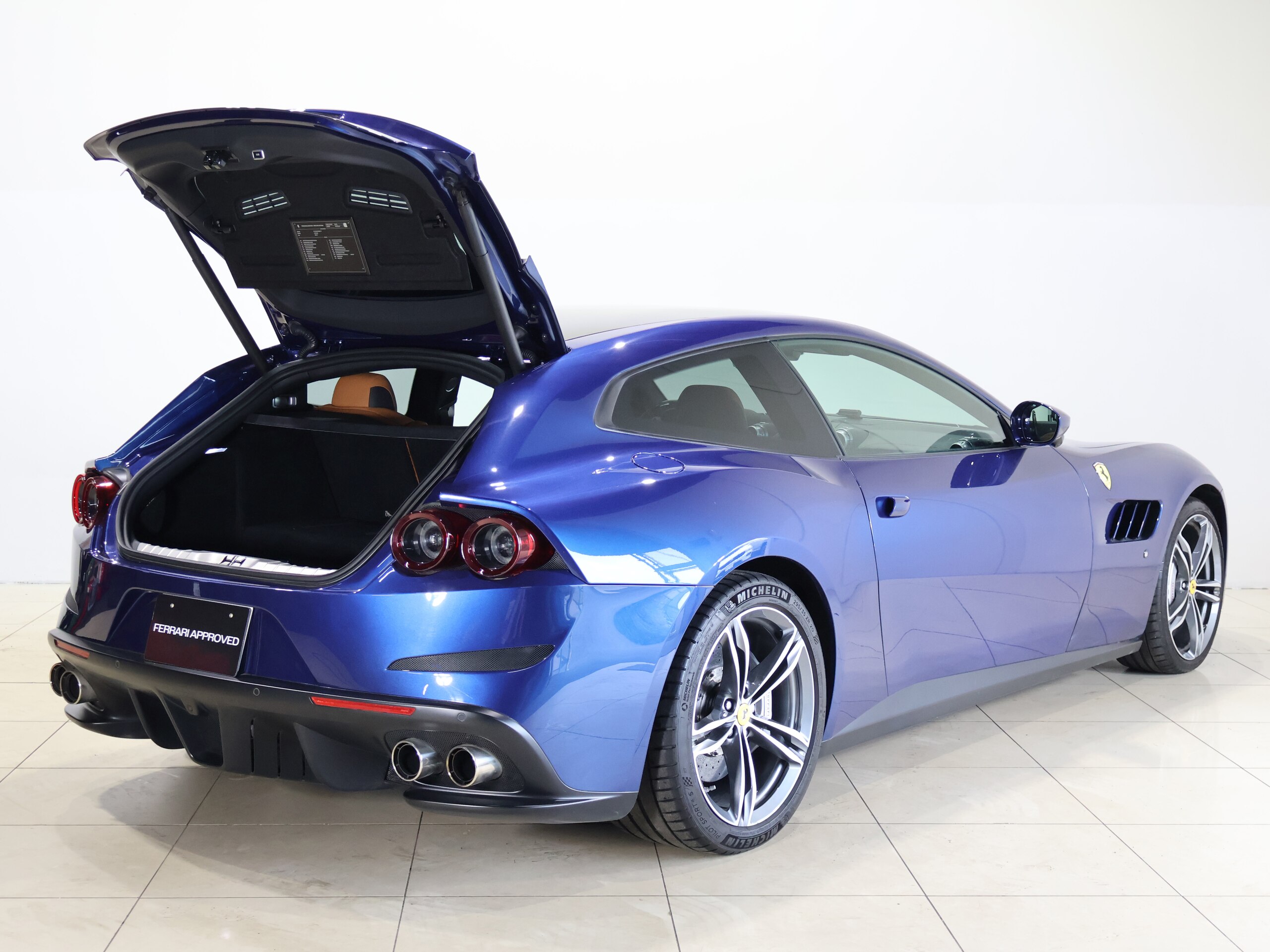 2019 Ferrari GTC4Lusso — Photo 20 / 45