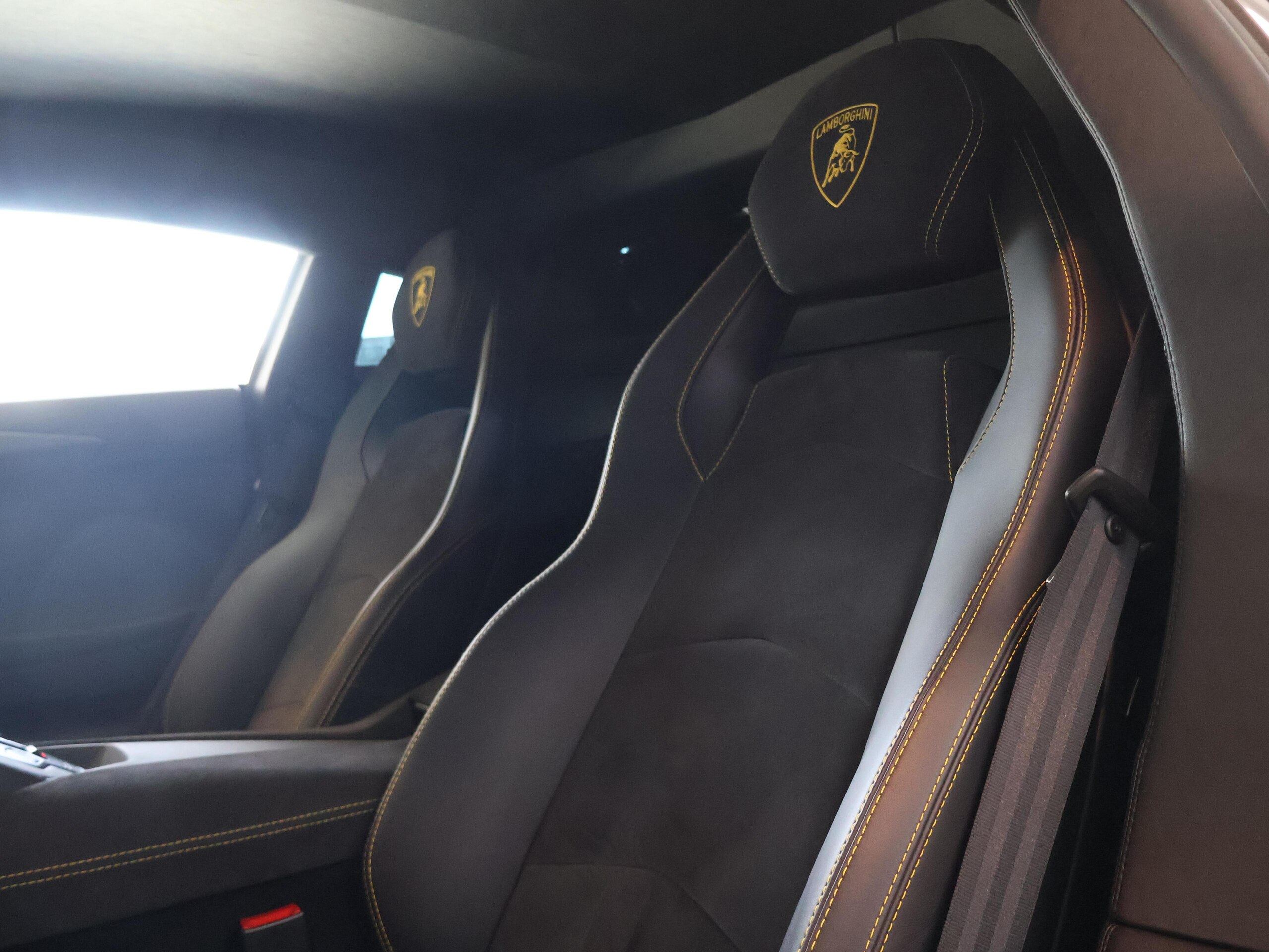 2019 Lamborghini Aventador S — Photo 9 / 73