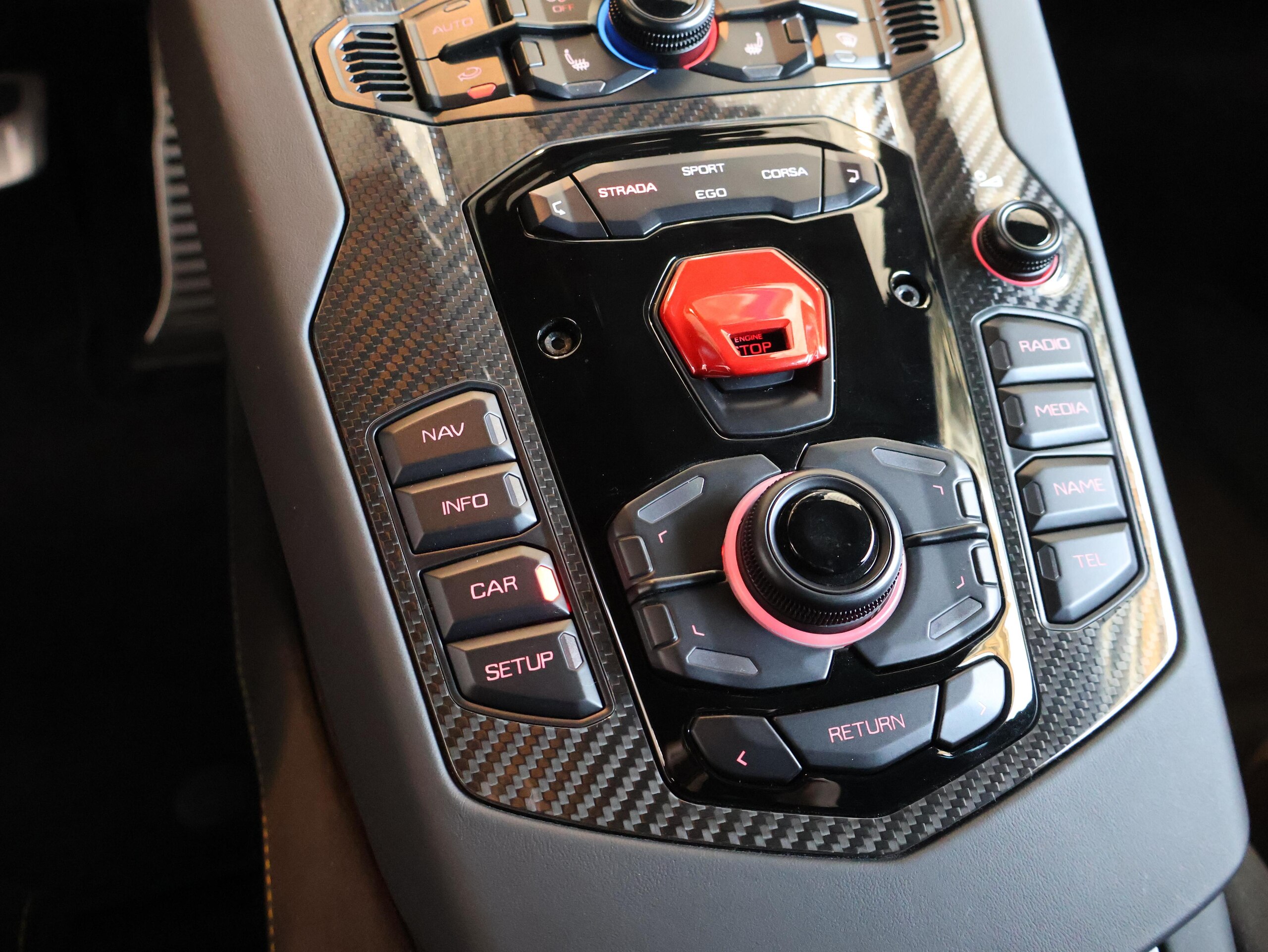 2019 Lamborghini Aventador S — Photo 10 / 73