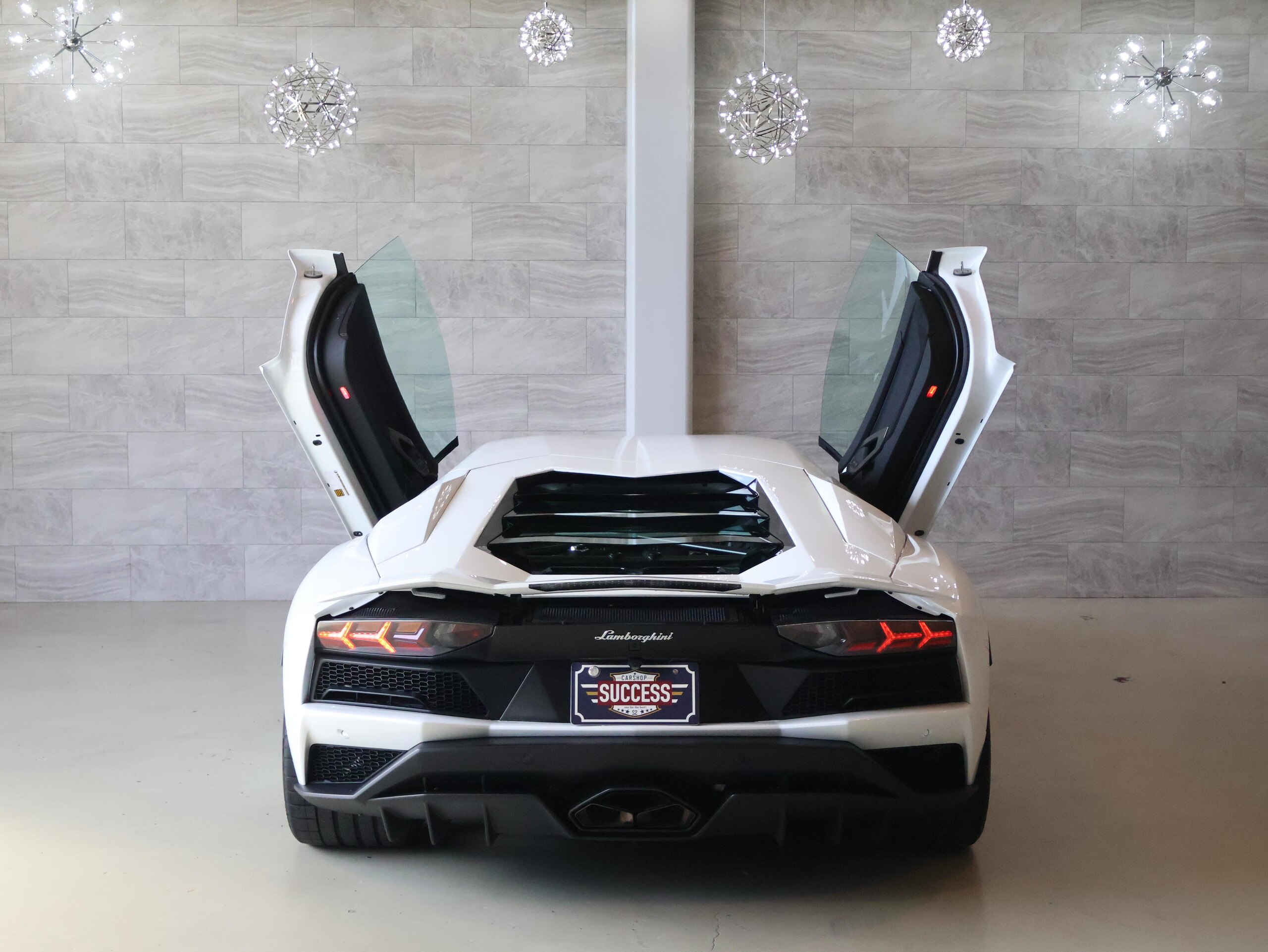 2019 Lamborghini Aventador S — Photo 16 / 73