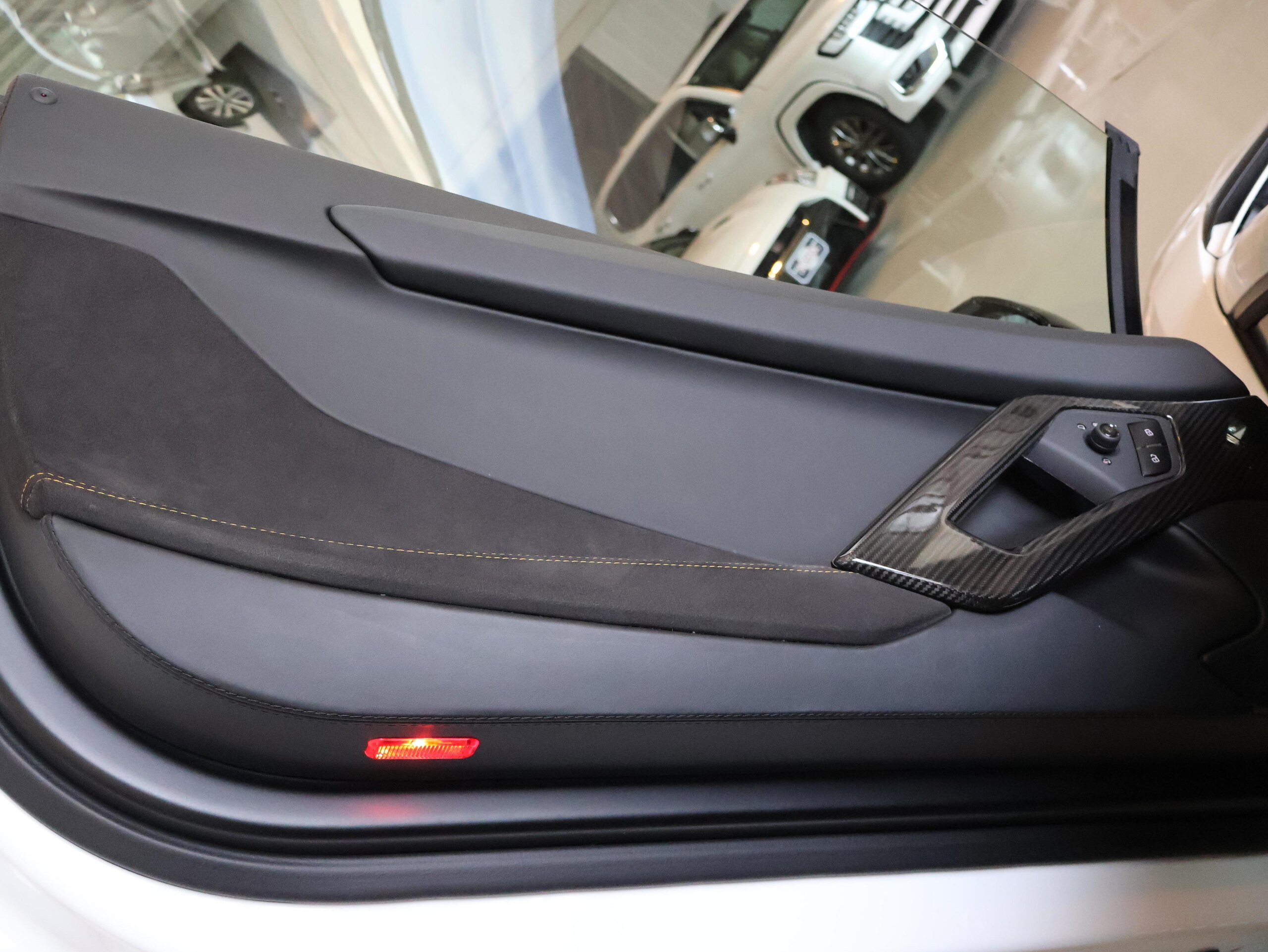 2019 Lamborghini Aventador S — Photo 23 / 73