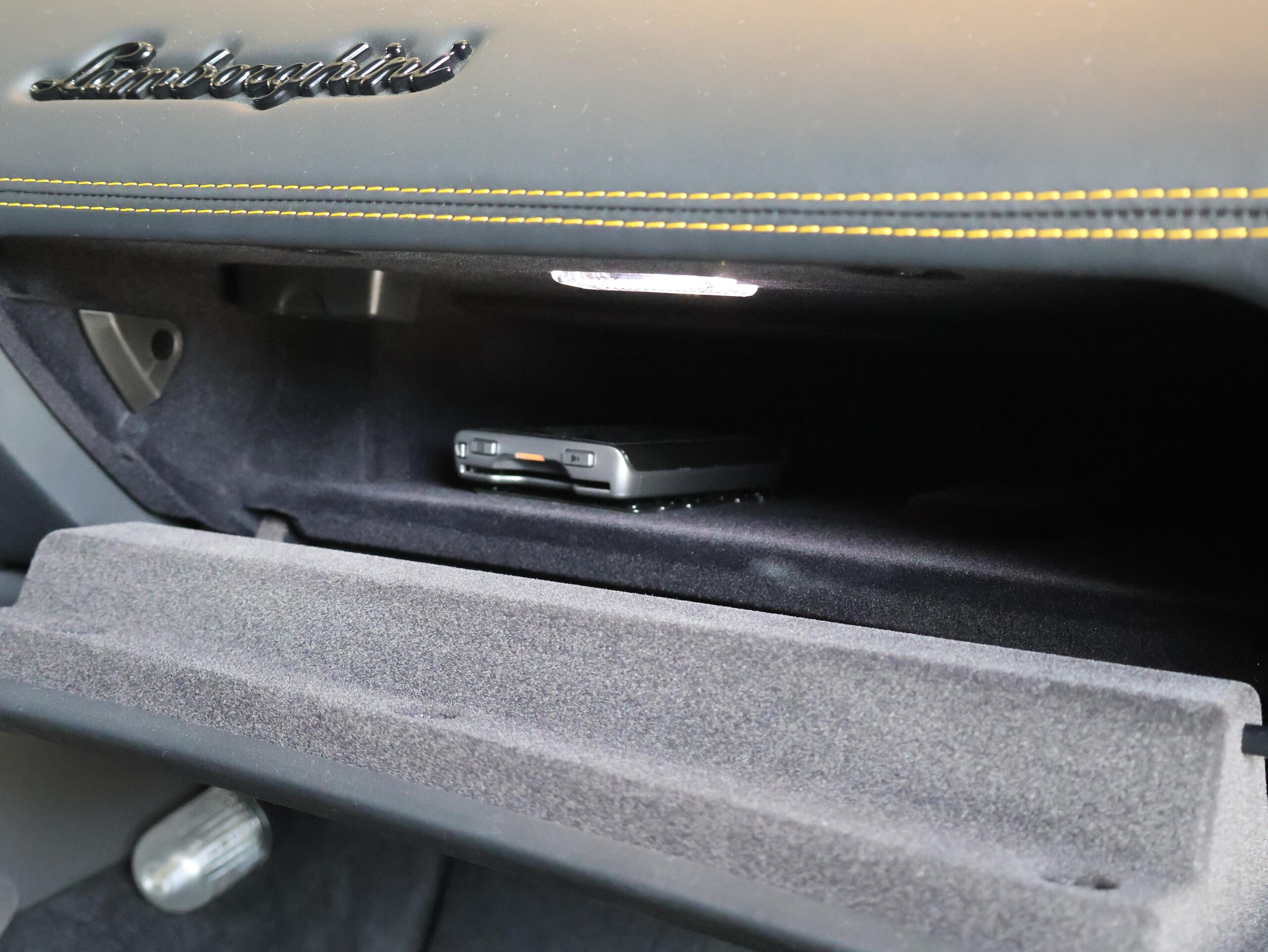 2019 Lamborghini Aventador S — Photo 31 / 73