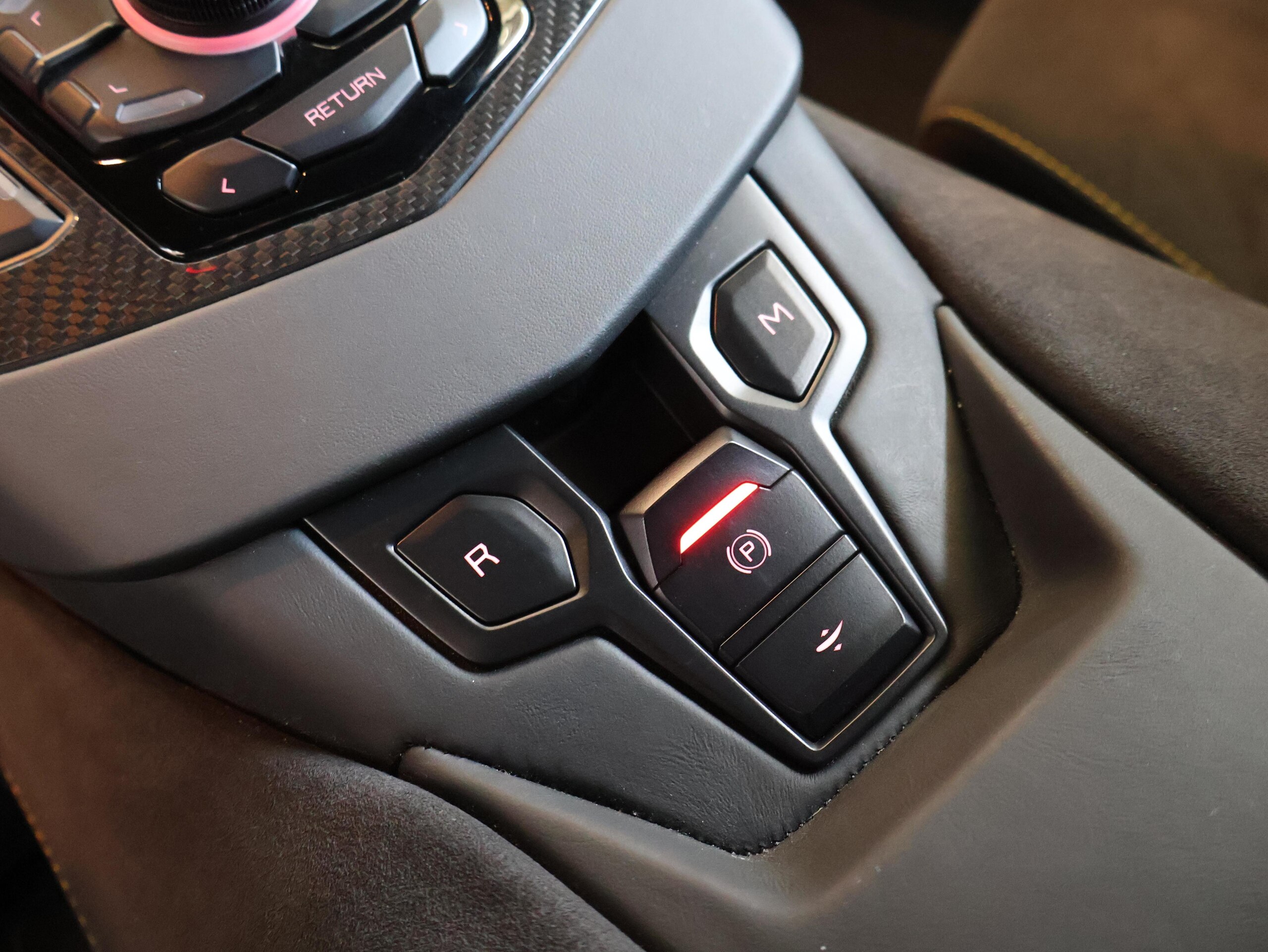 2019 Lamborghini Aventador S — Photo 37 / 73