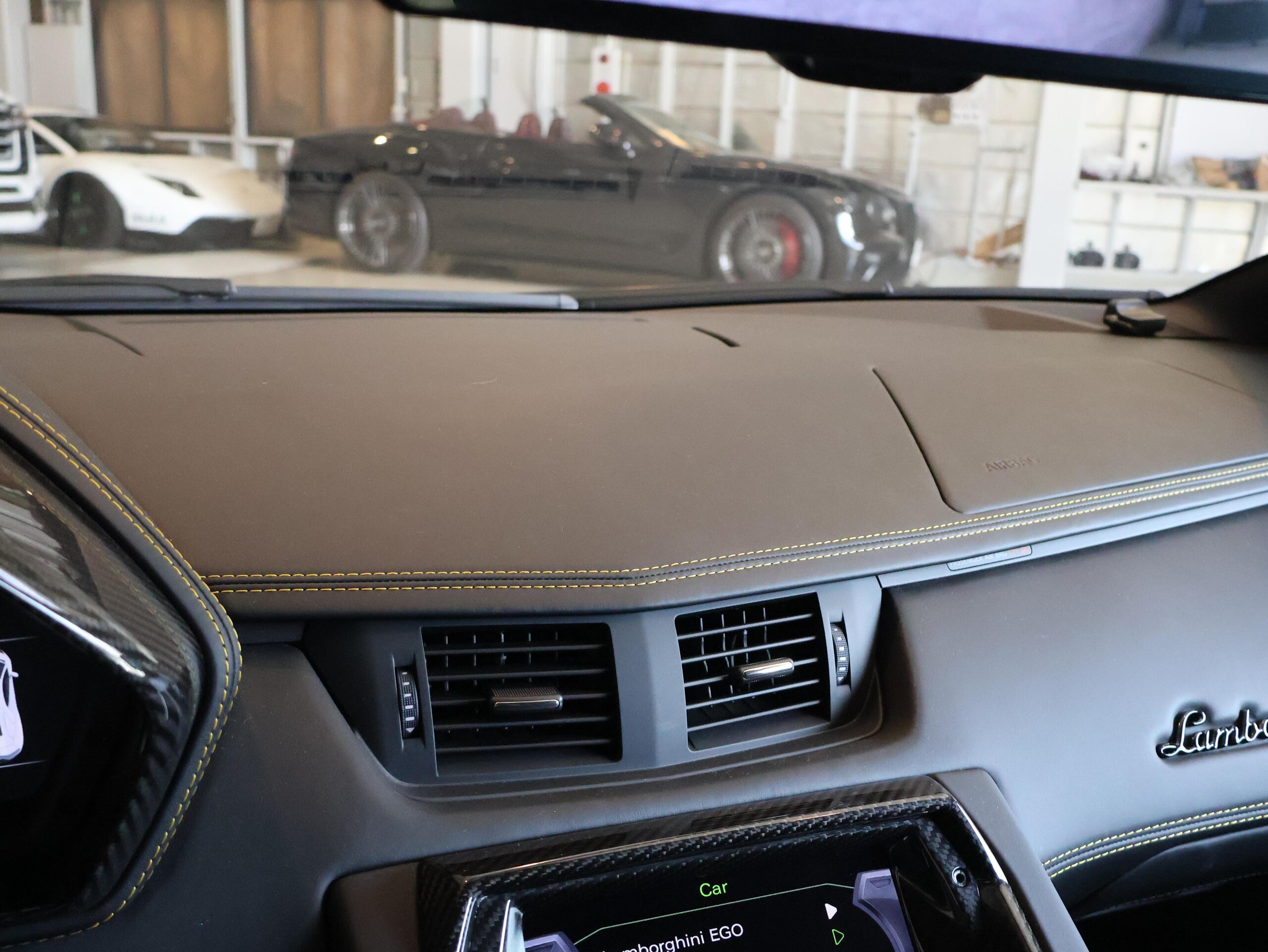 2019 Lamborghini Aventador S — Photo 43 / 73