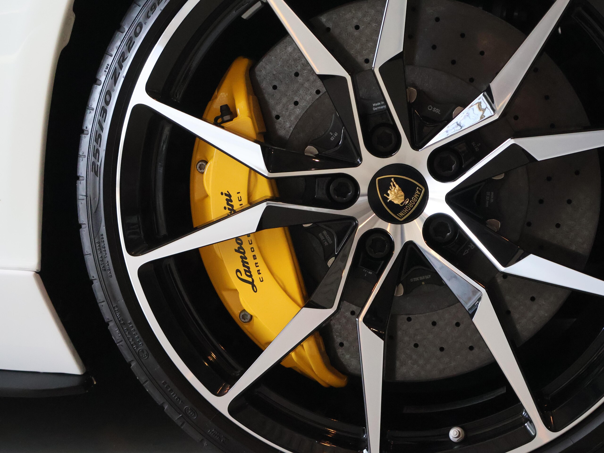 2019 Lamborghini Aventador S — Photo 58 / 73