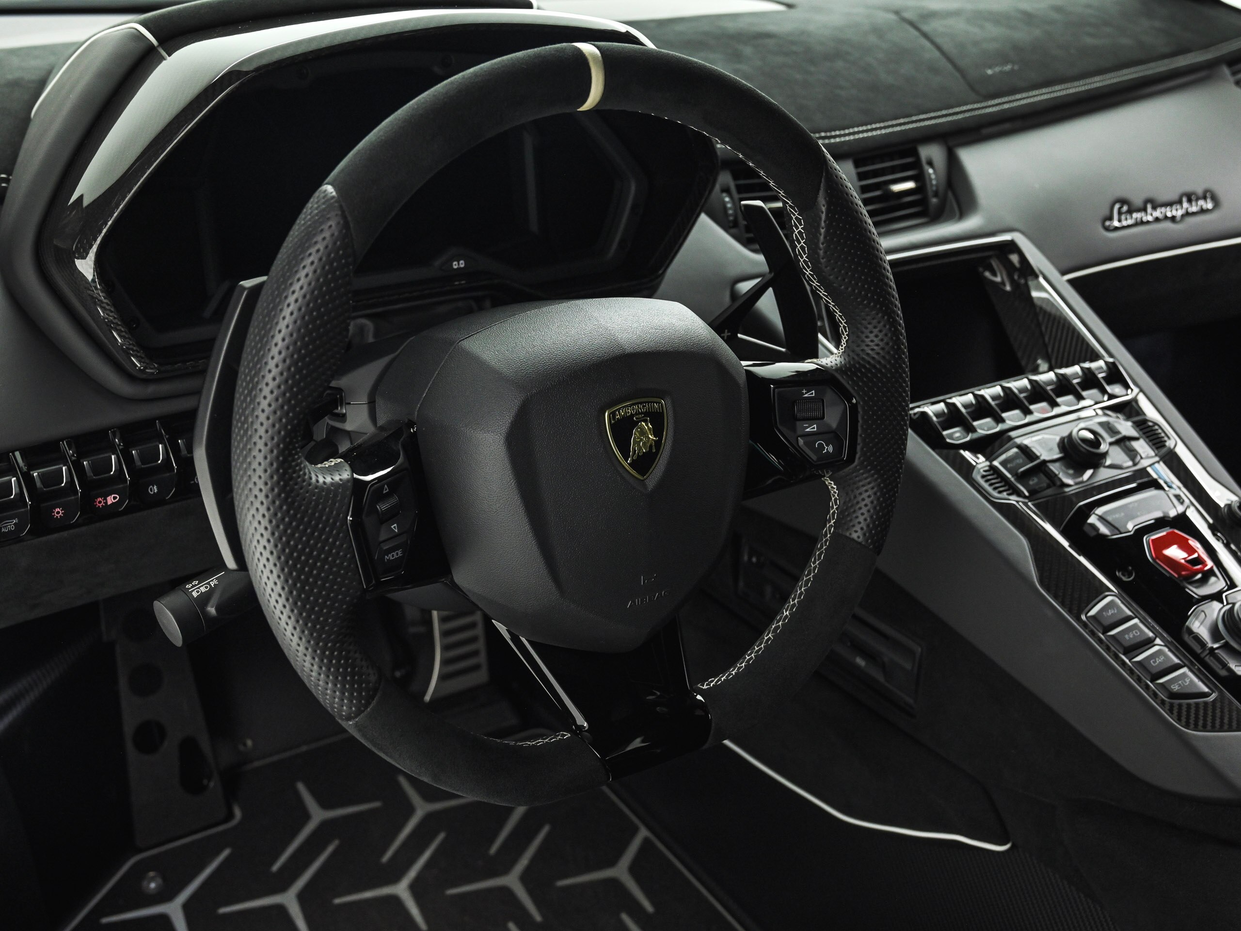 2019 Lamborghini Aventador SVJ — Photo 8 / 48