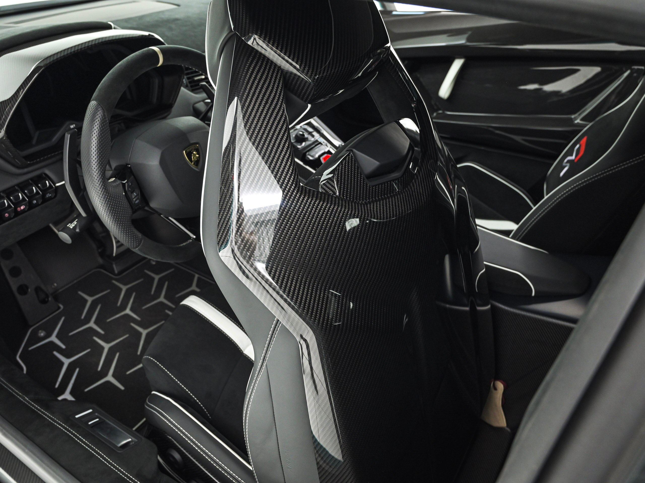 2019 Lamborghini Aventador SVJ — Photo 9 / 48
