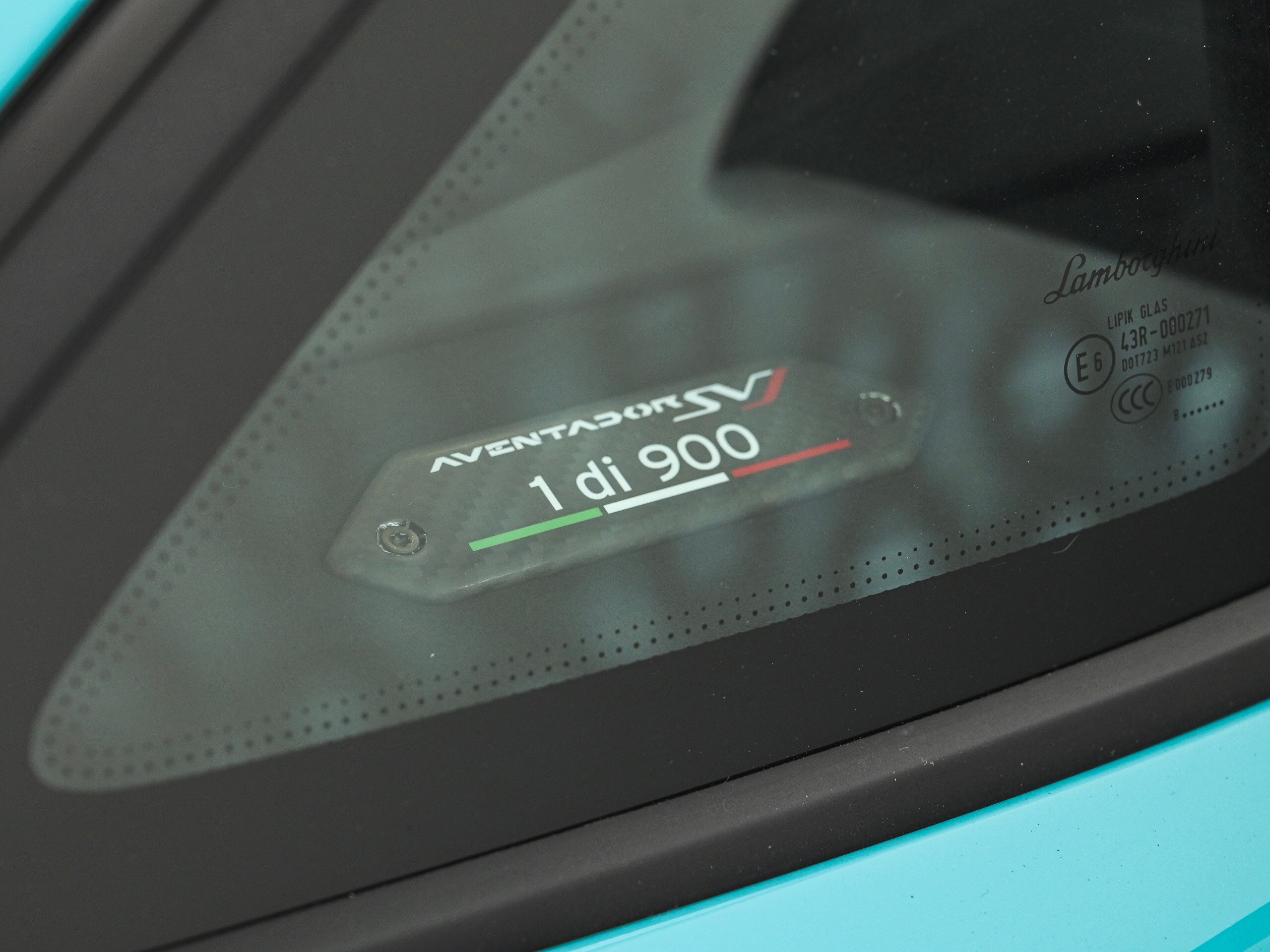 2019 Lamborghini Aventador SVJ — Photo 27 / 48