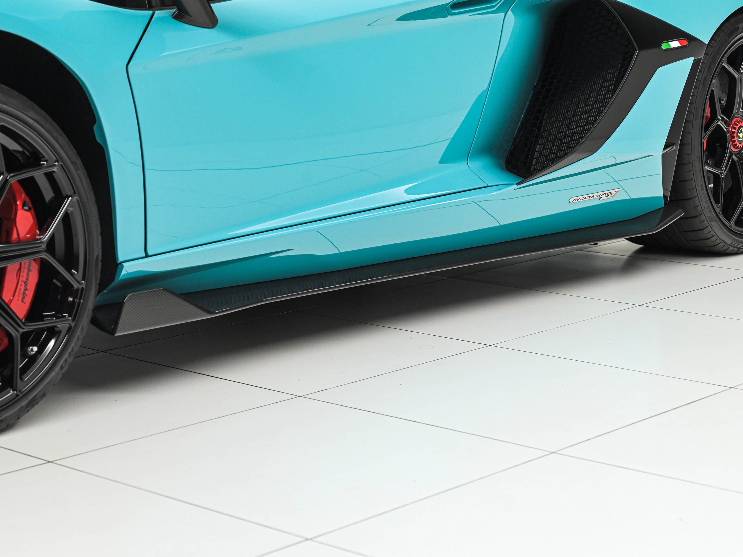 2019 Lamborghini Aventador SVJ — Photo 35 / 48