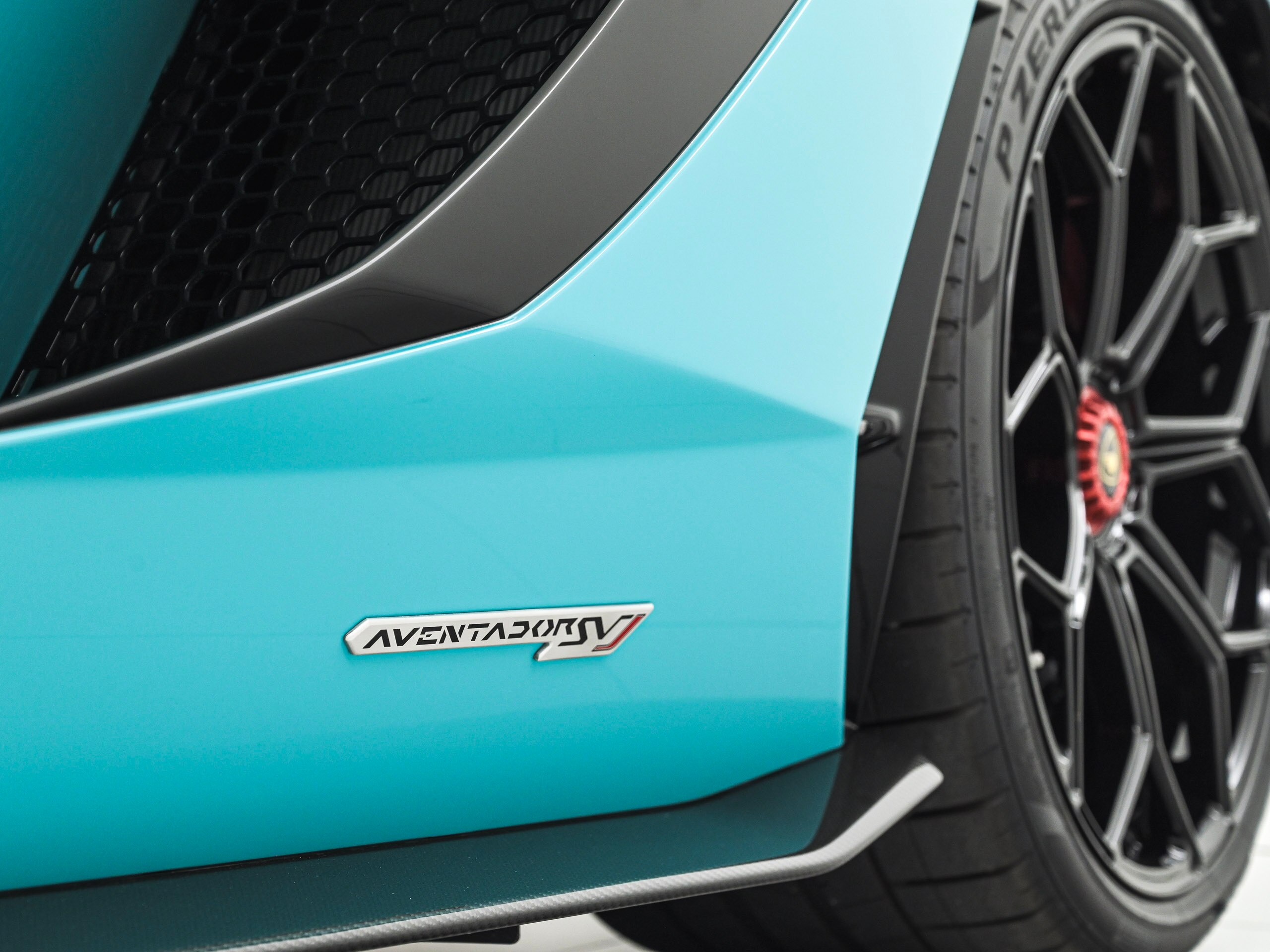 2019 Lamborghini Aventador SVJ — Photo 36 / 48