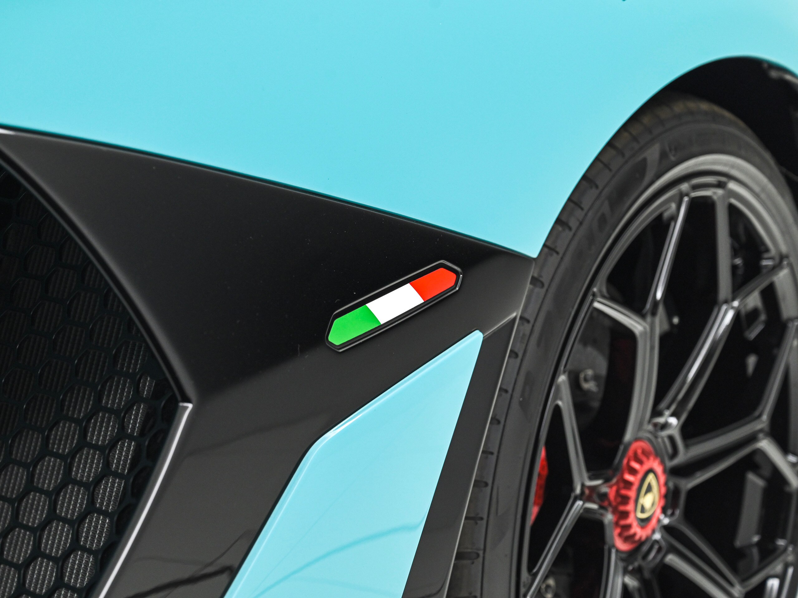 2019 Lamborghini Aventador SVJ — Photo 37 / 48