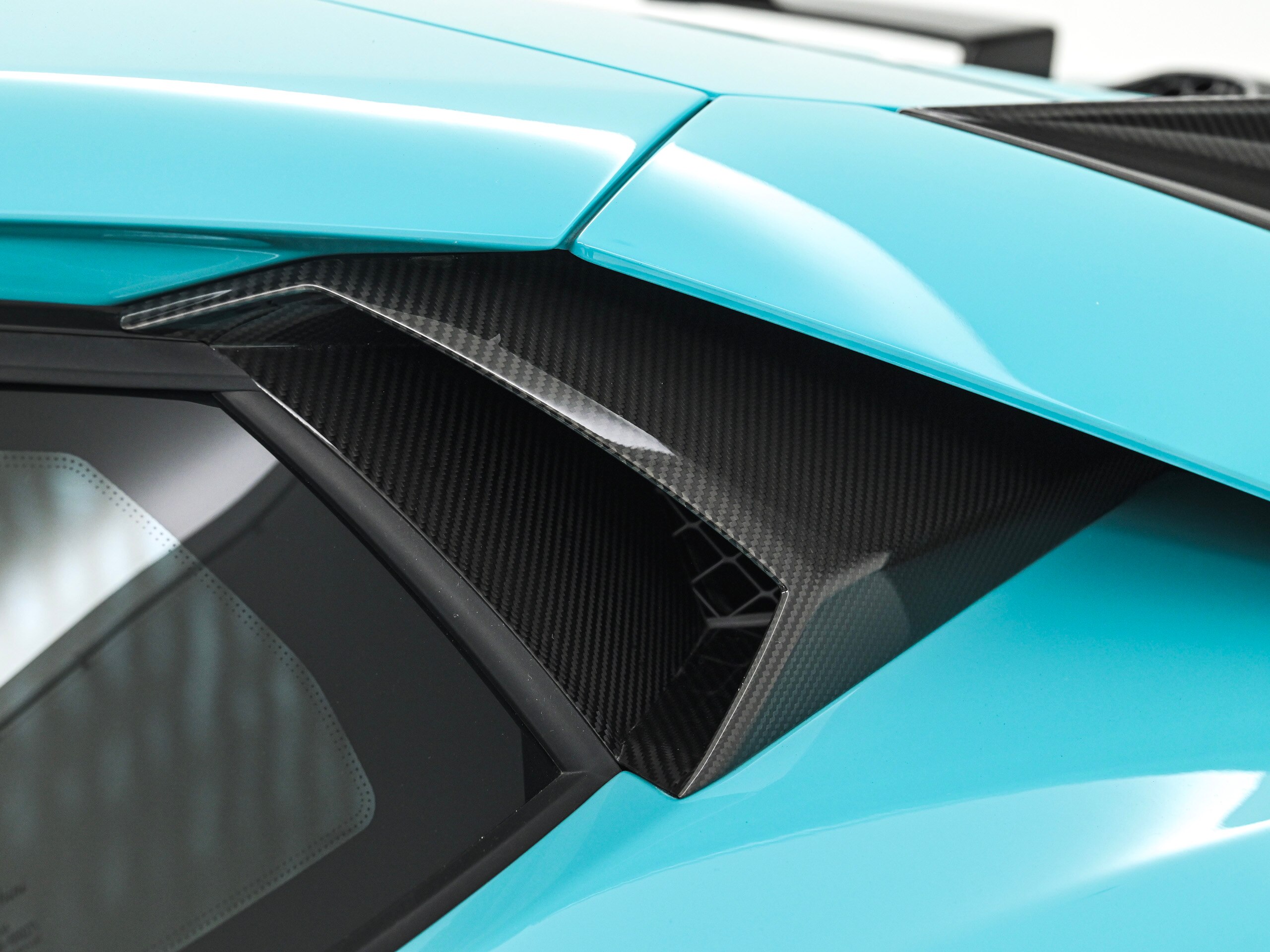 2019 Lamborghini Aventador SVJ — Photo 38 / 48