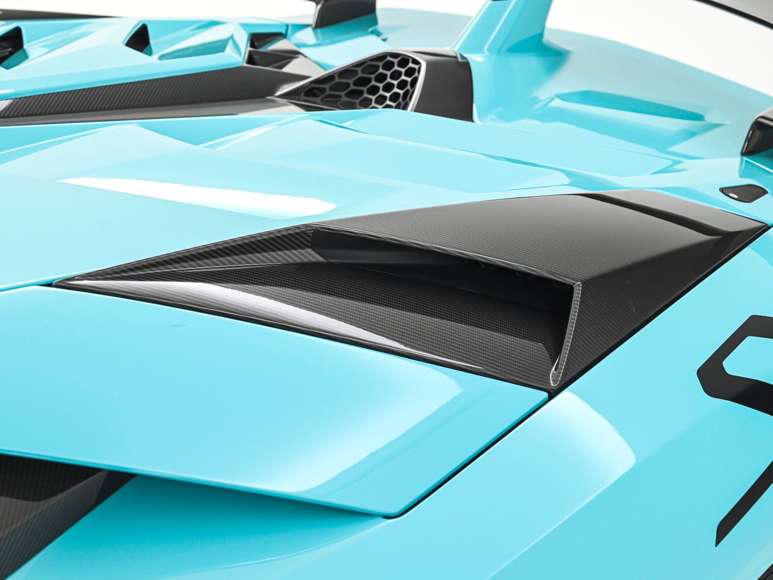 2019 Lamborghini Aventador SVJ — Photo 39 / 48