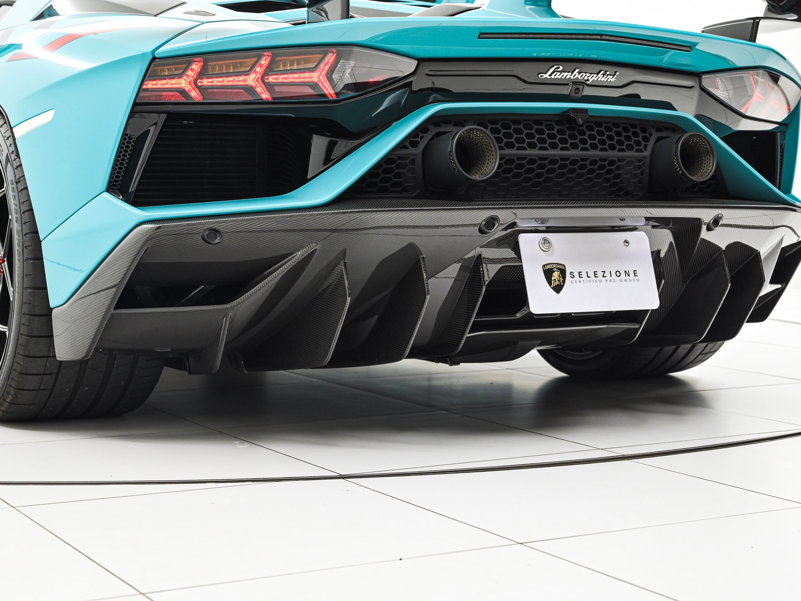 2019 Lamborghini Aventador SVJ — Photo 42 / 48